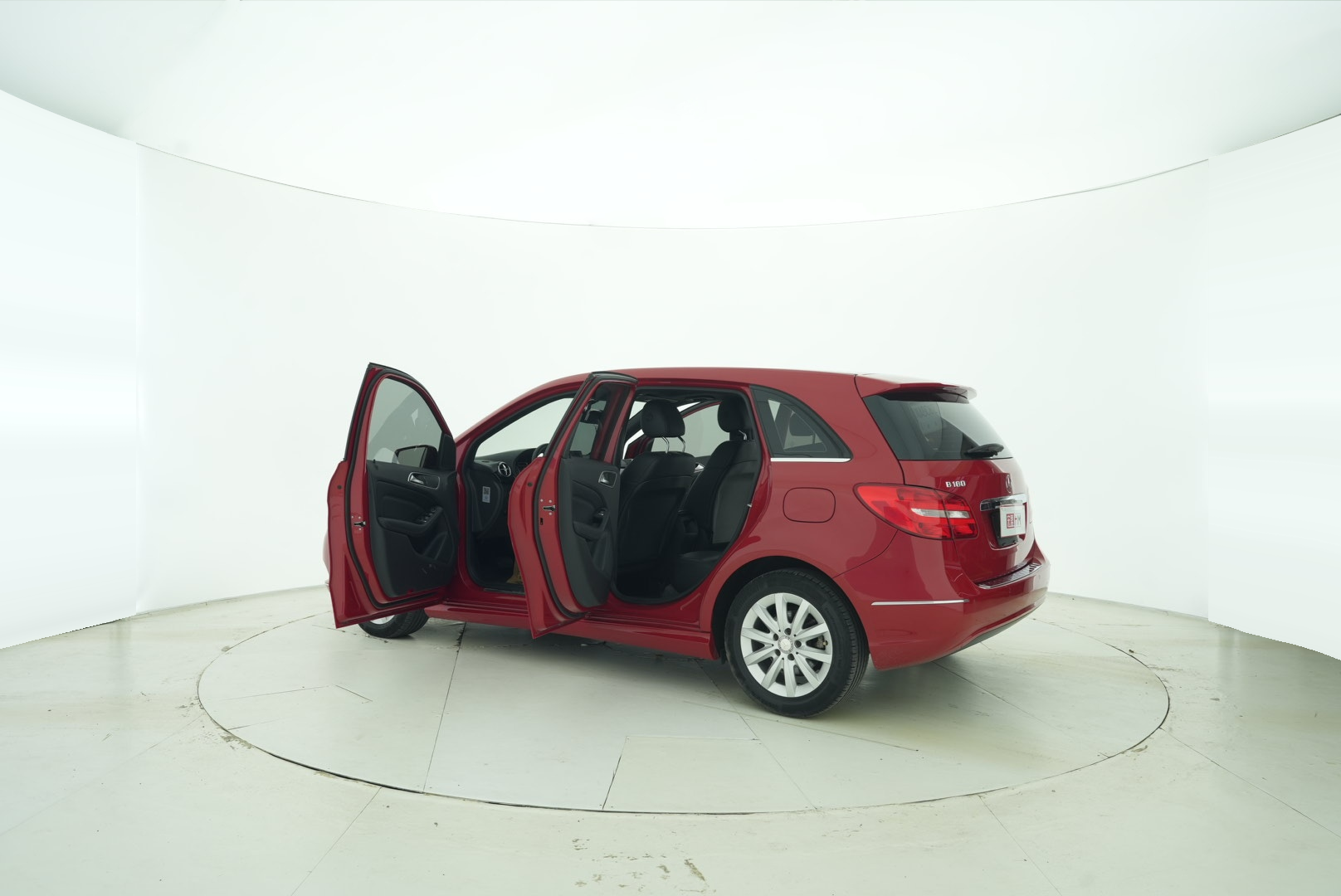 Mercedes Benz B-Class 2015 — фото 12