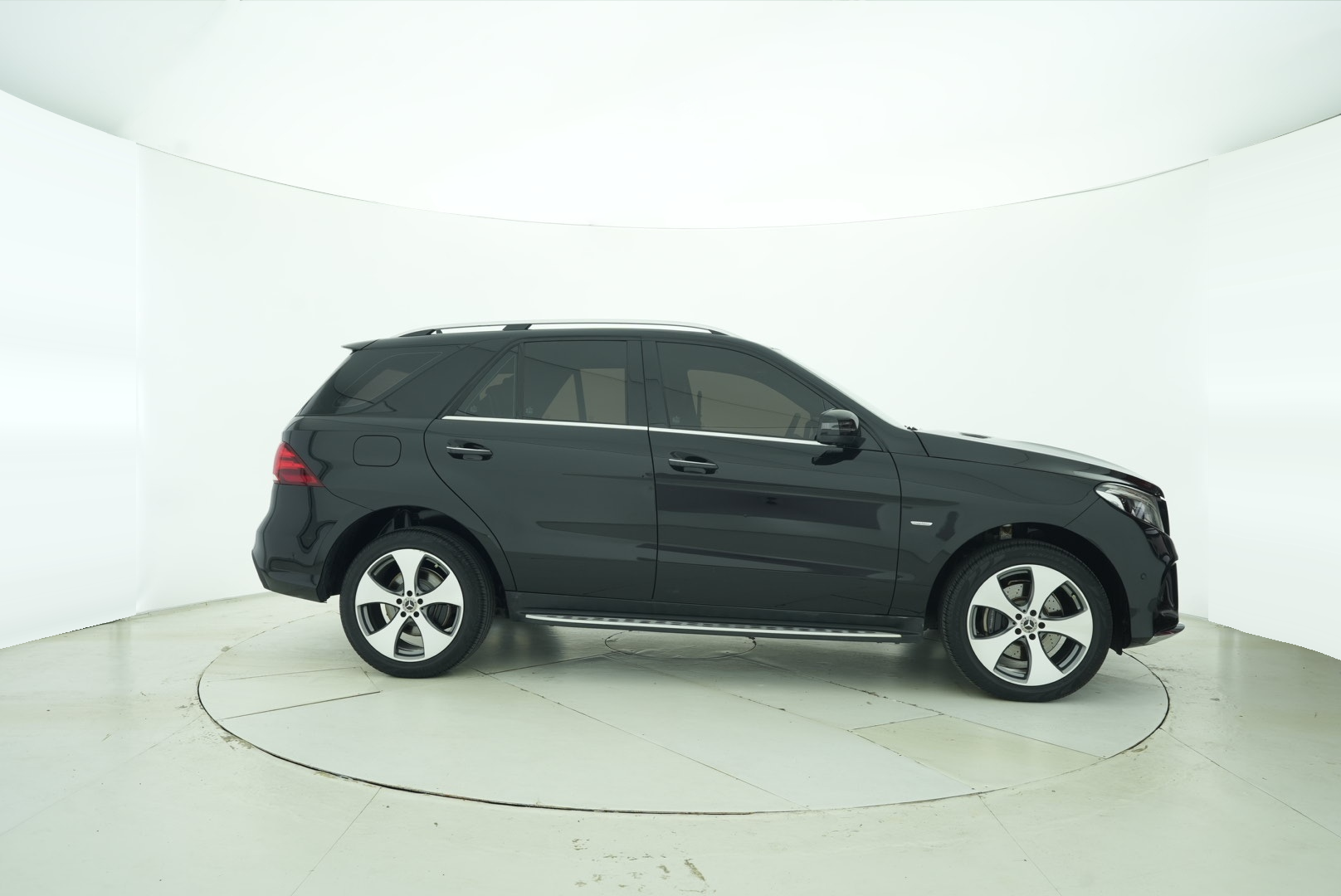Mercedes Benz GLE 2018 — фото 6