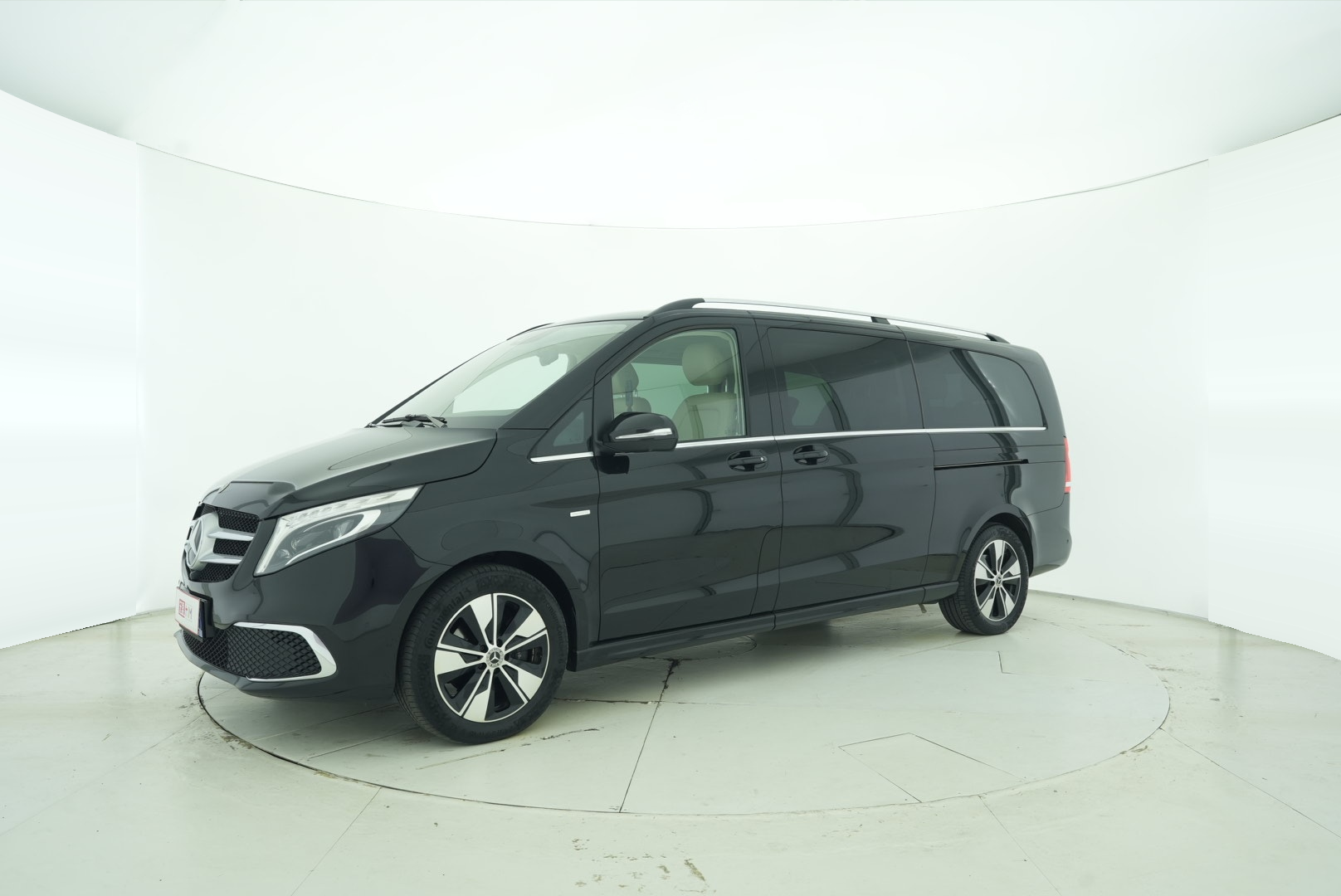 Mercedes Benz V-Class 2017 — фото 1