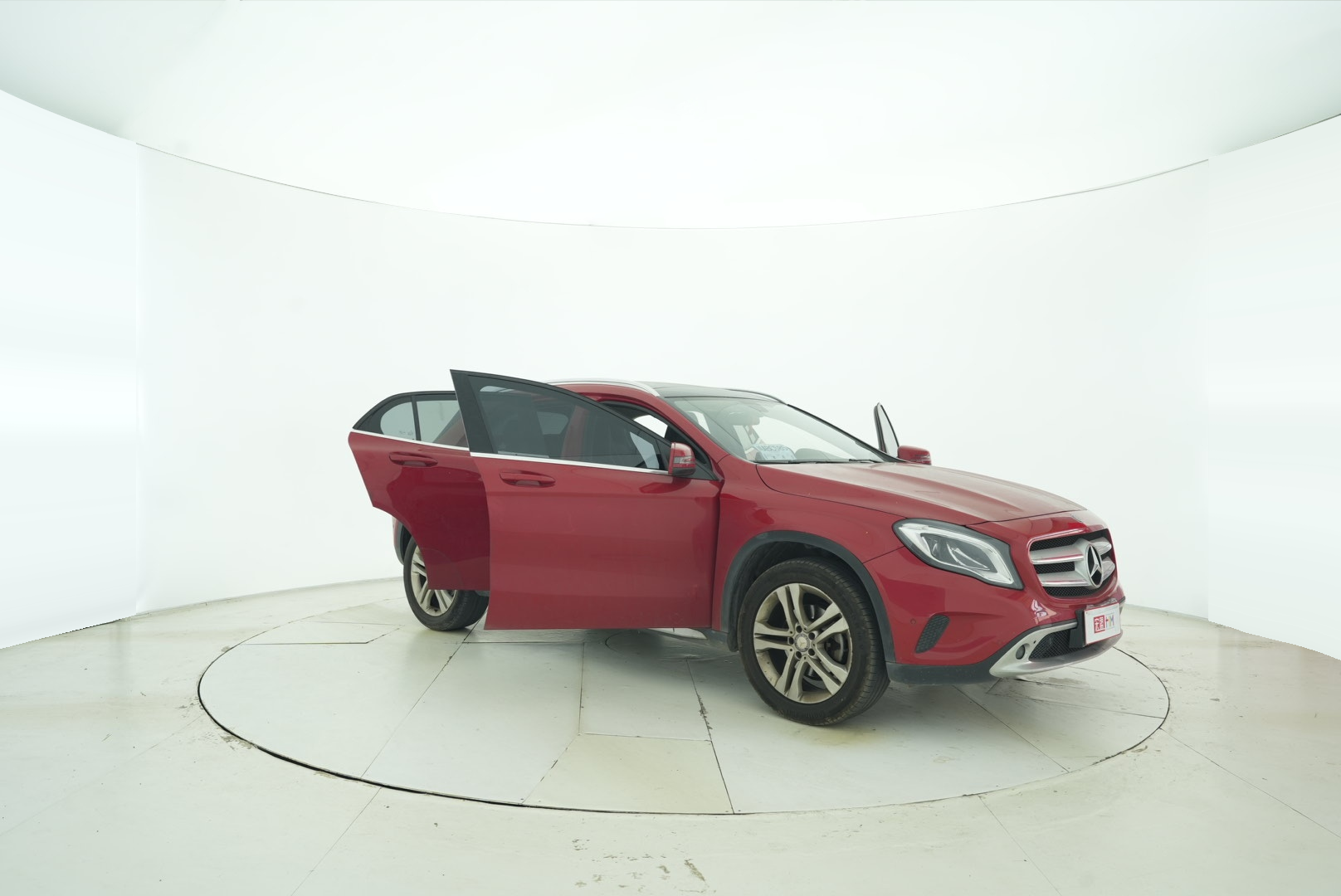 Mercedes Benz GLA 2015 — фото 10