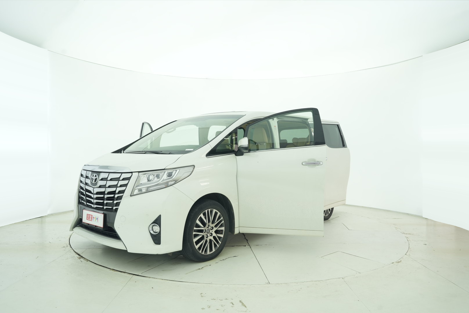 Toyota Elfa 2015 — фото 11