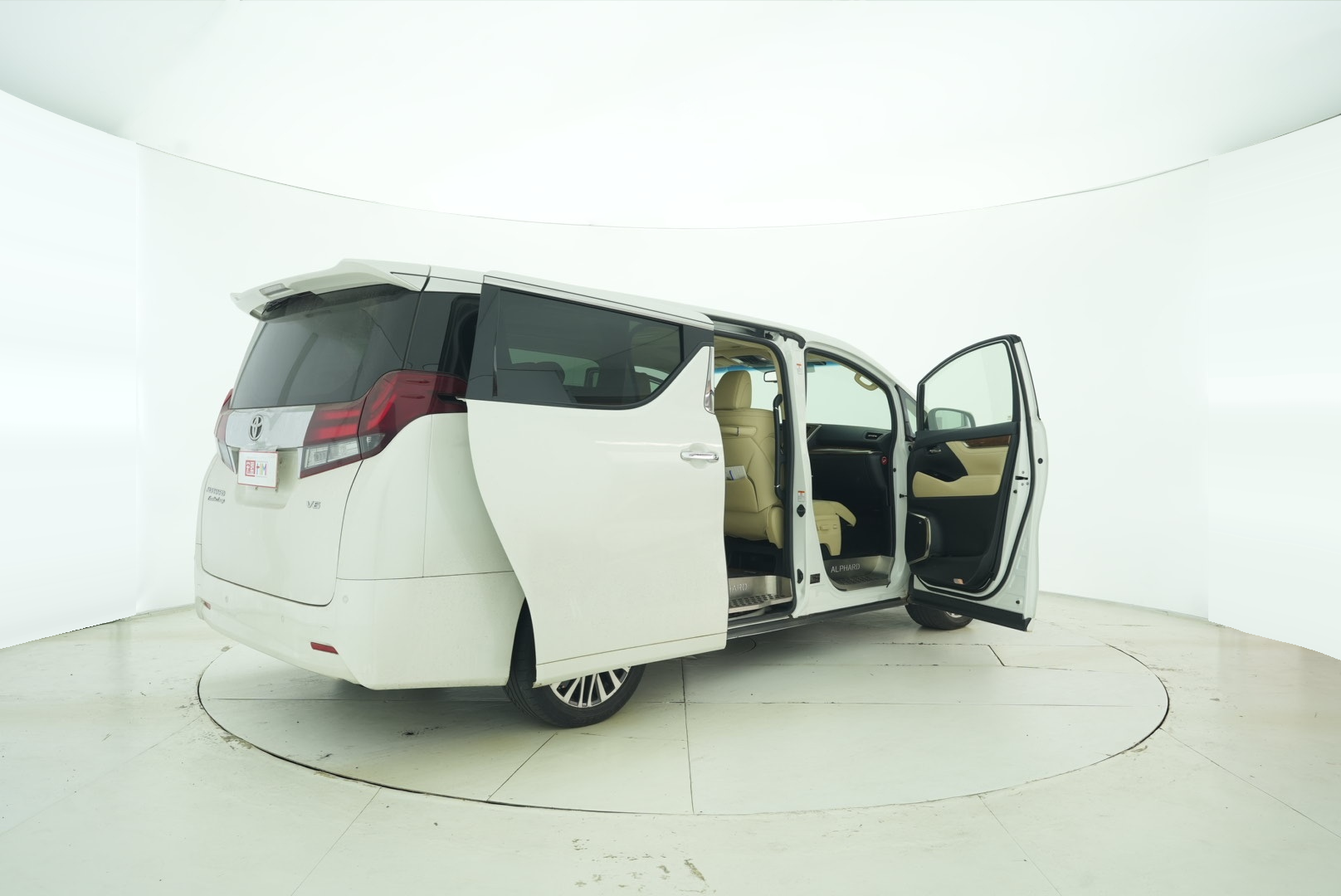 Toyota Elfa 2015 — фото 15