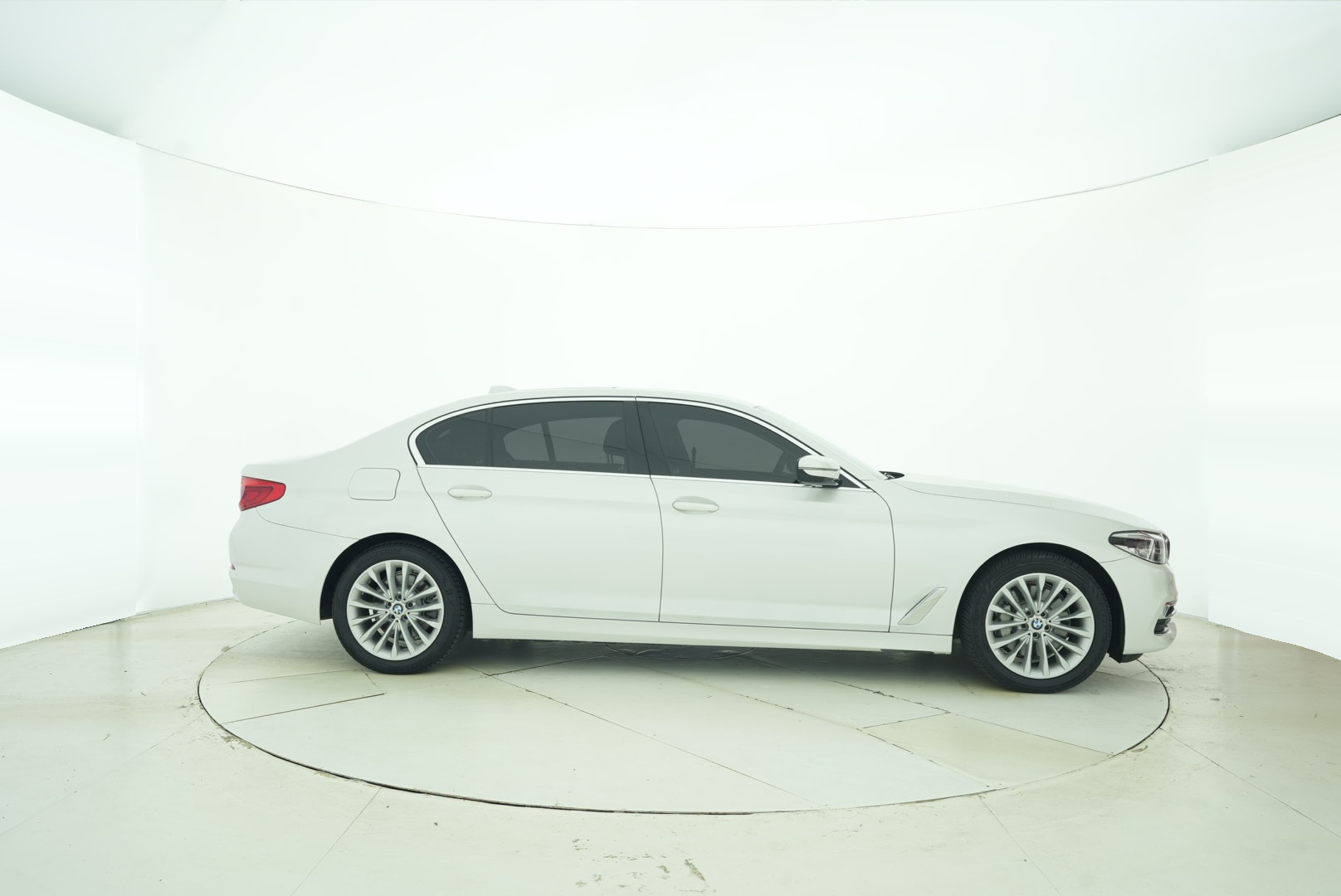 BMW 5 Series Hybrid 2020 — фото 6