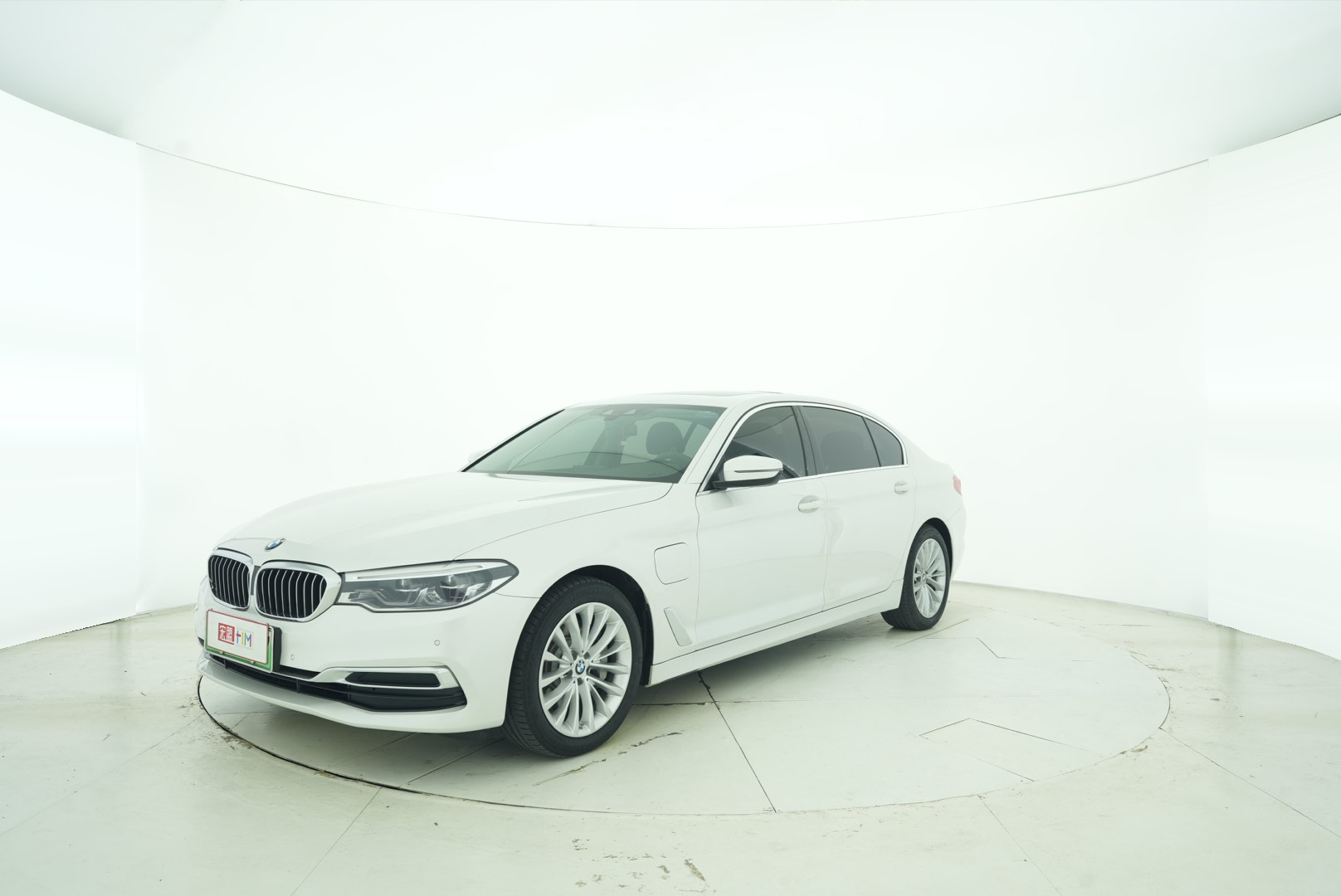 BMW 5 Series Hybrid 2020 — фото 1