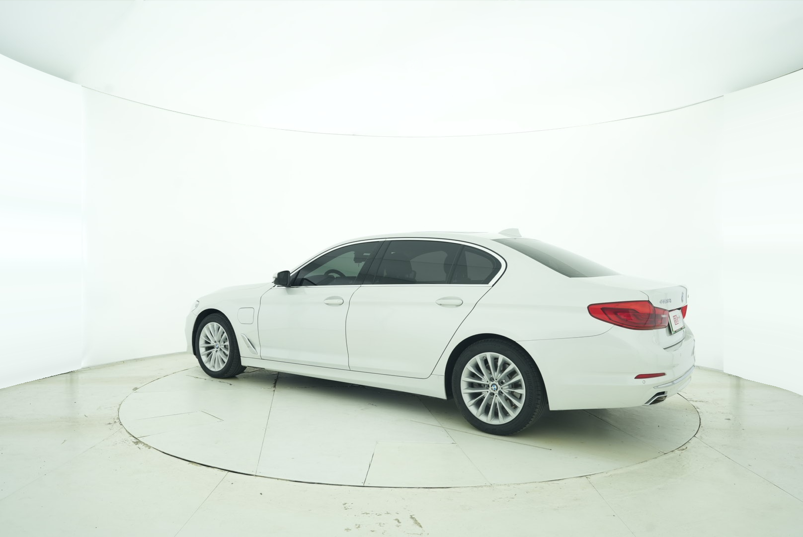 BMW 5 Series Hybrid 2020 — фото 3