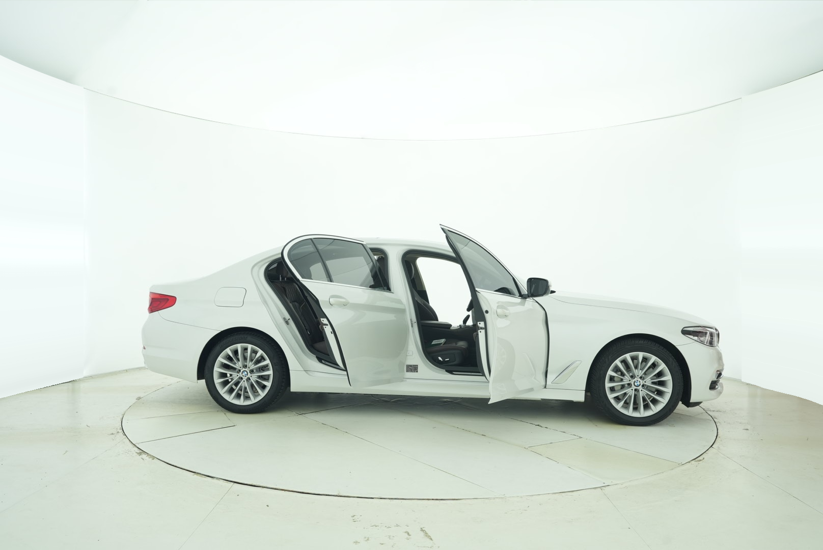 BMW 5 Series Hybrid 2020 — фото 15