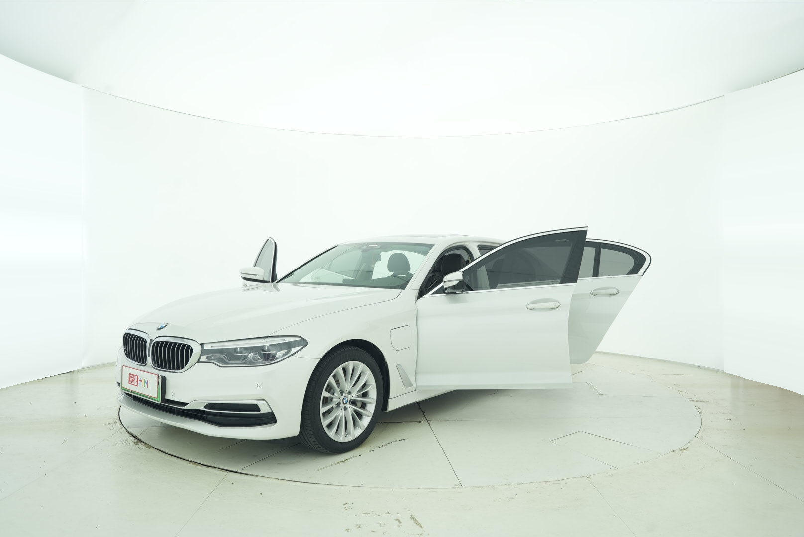 BMW 5 Series Hybrid 2020 — фото 10