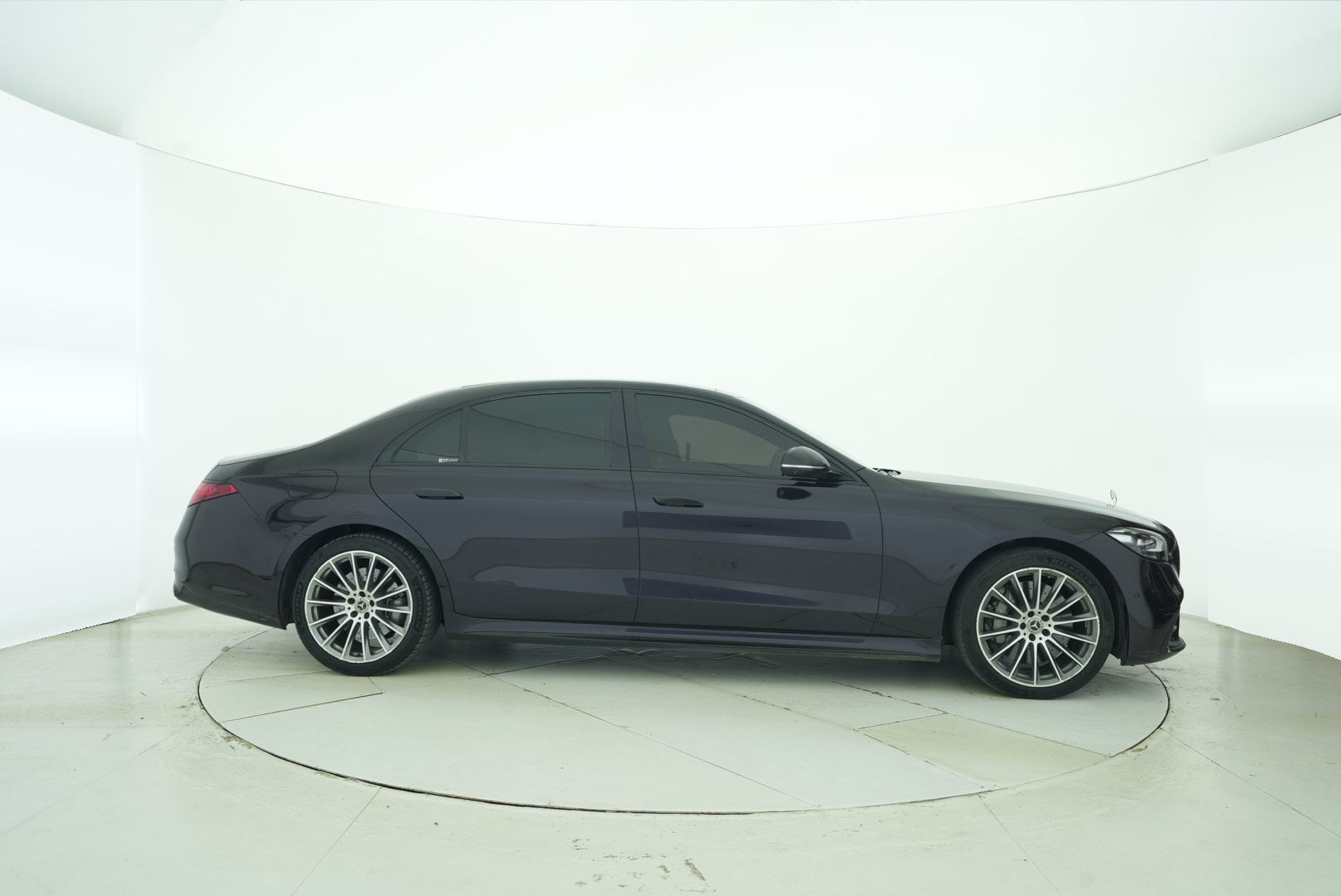 Mercedes Benz S-Class 2022 — фото 12
