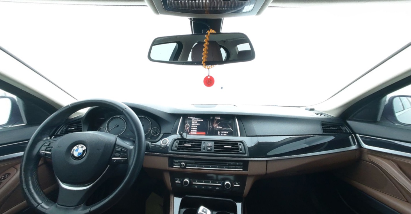 BMW 5 Series 2017 — фото 1