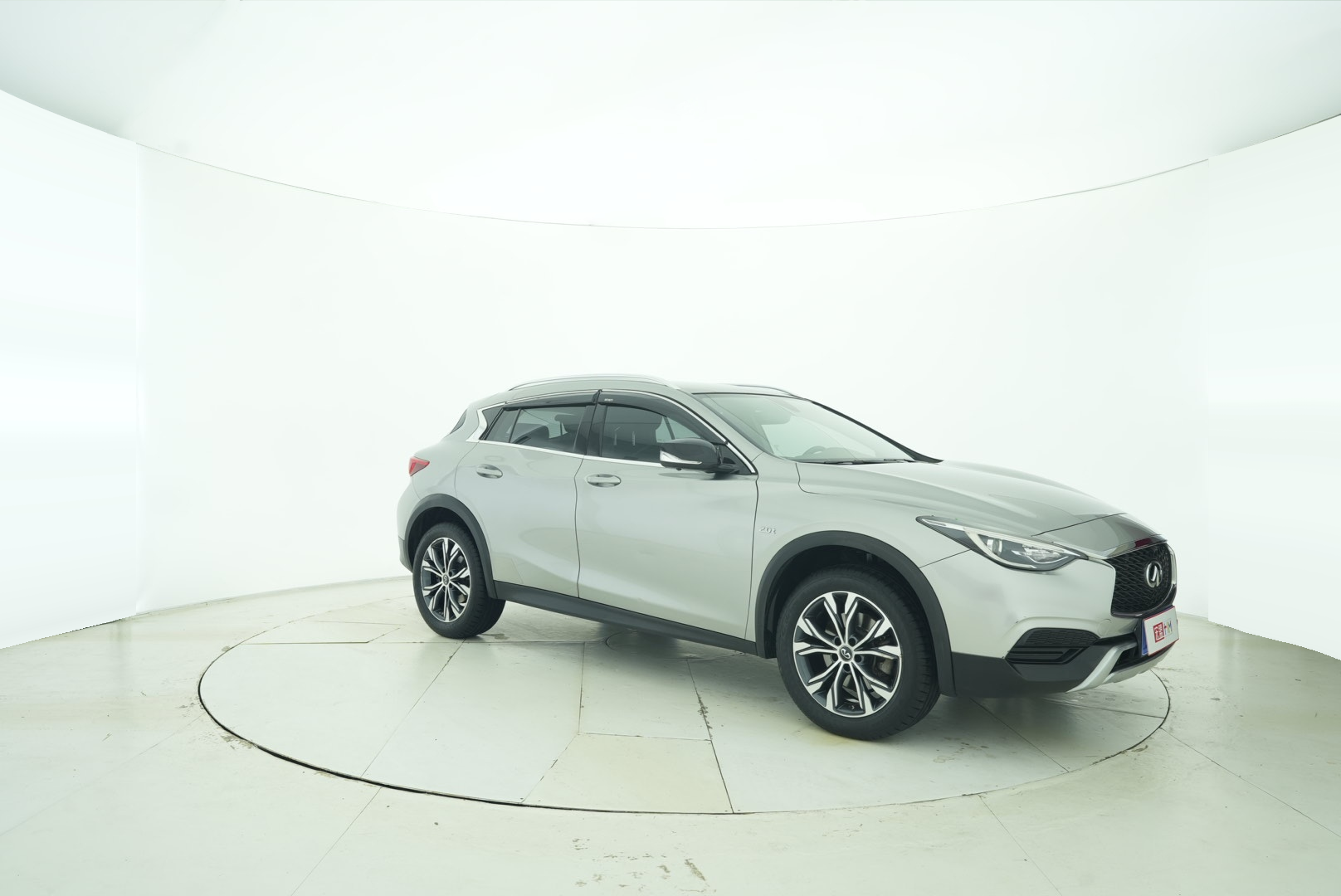 Infiniti QX30 2017 — фото 14