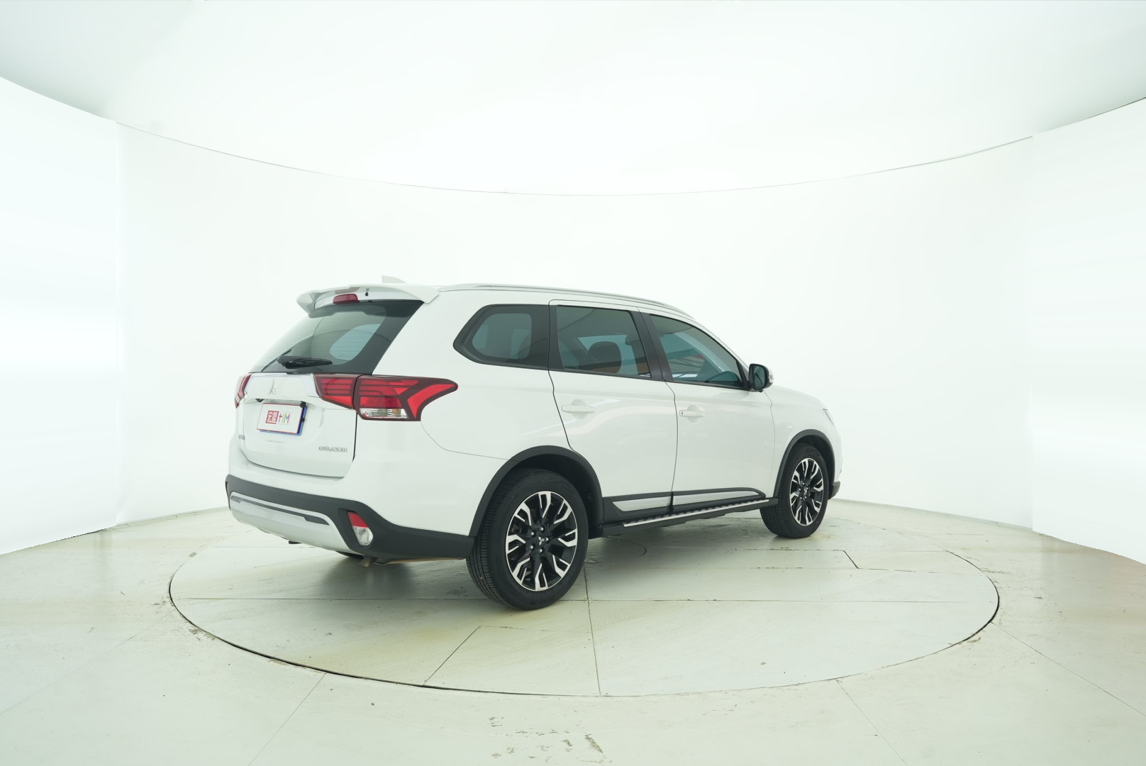 Mitsubishi Outlander 2019 — фото 6