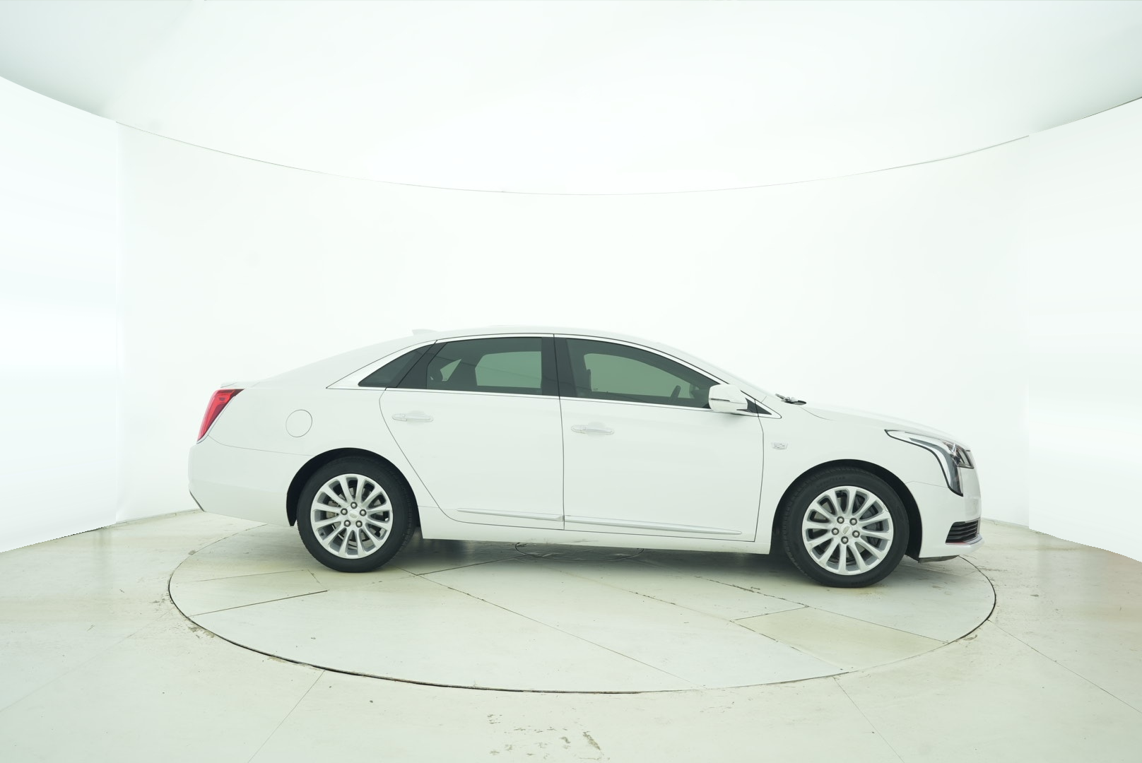 Cadillac XTS 2018 — фото 6