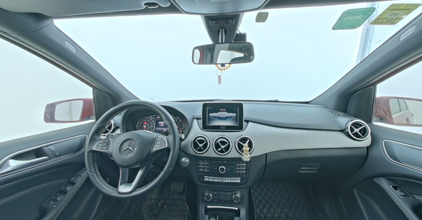 Mercedes Benz B-Class 2015 — фото 1