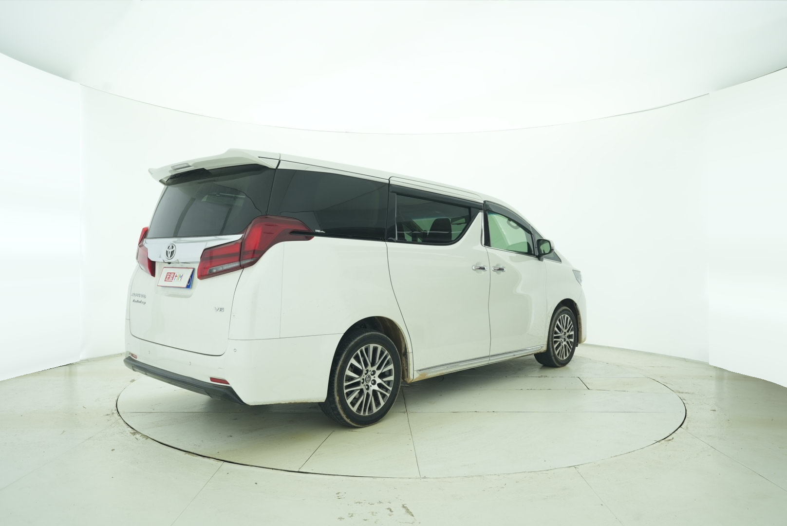 Toyota Elfa 2015 — фото 10