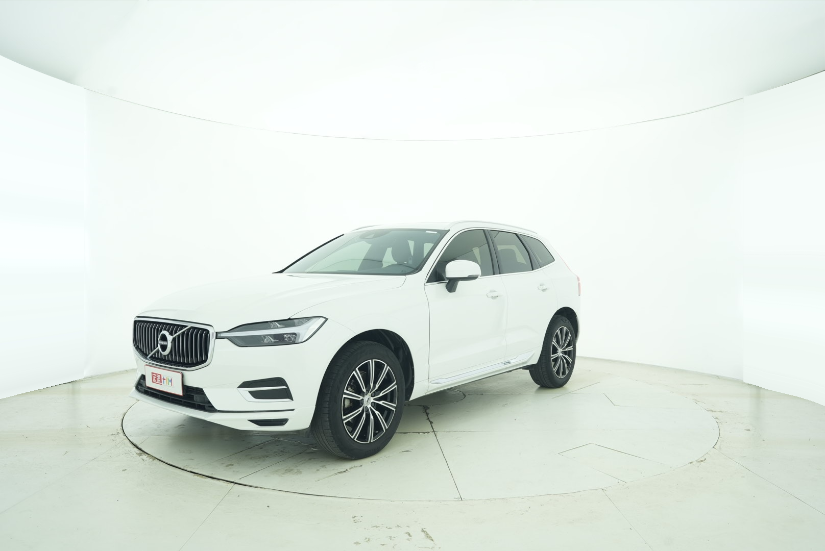 VOLVO XC60 2021 — фото 2