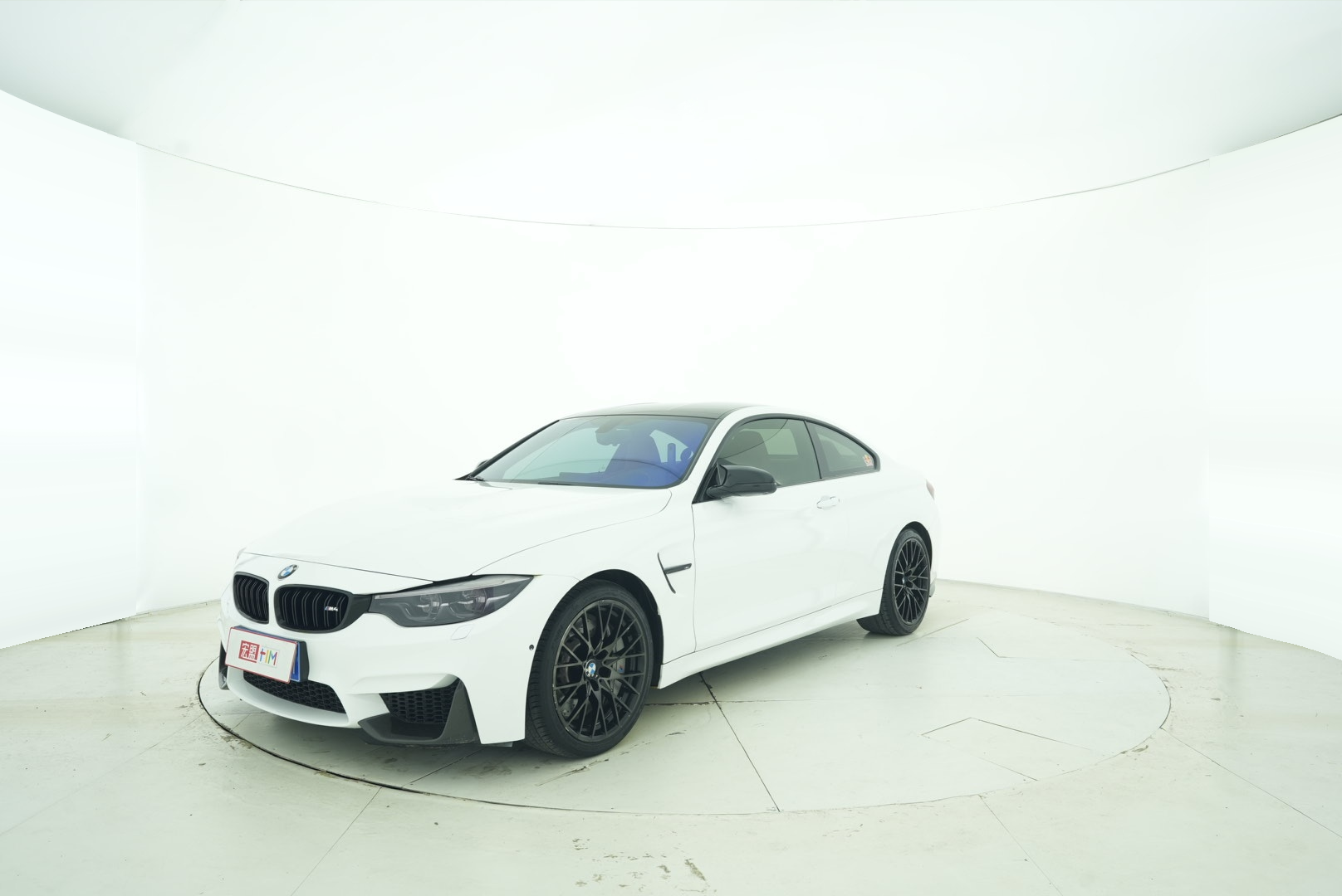BMW M4 2017 — фото 1