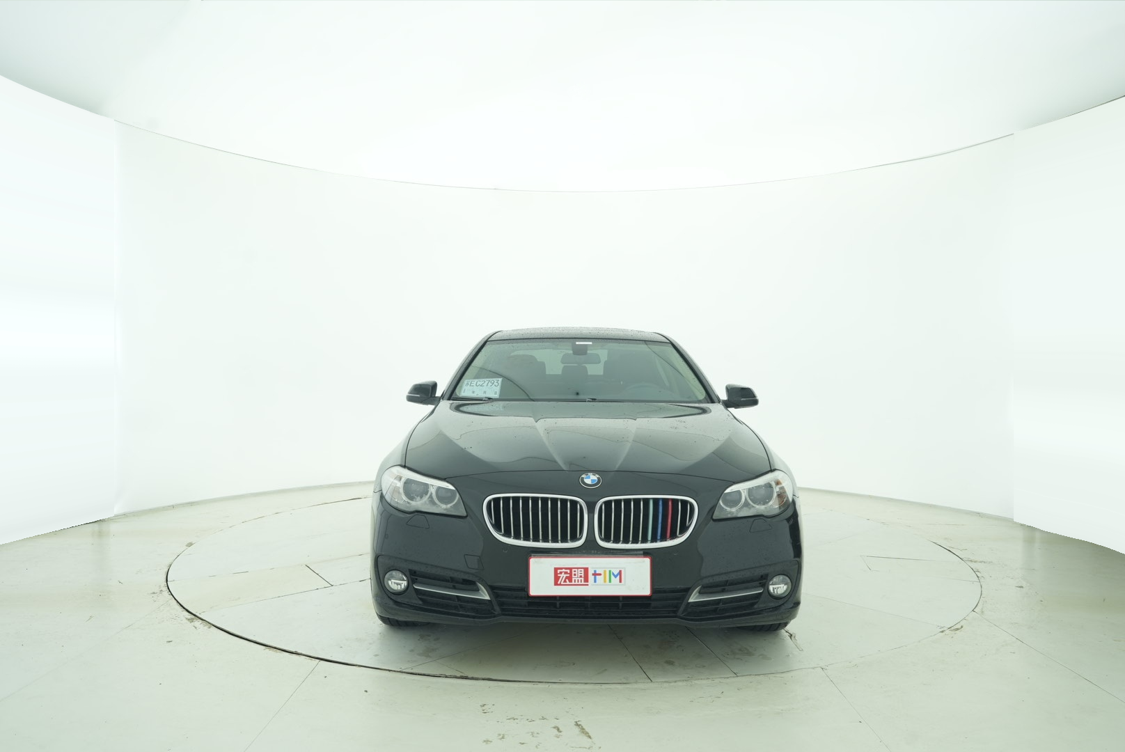 BMW 5 Series 2017 — фото 17