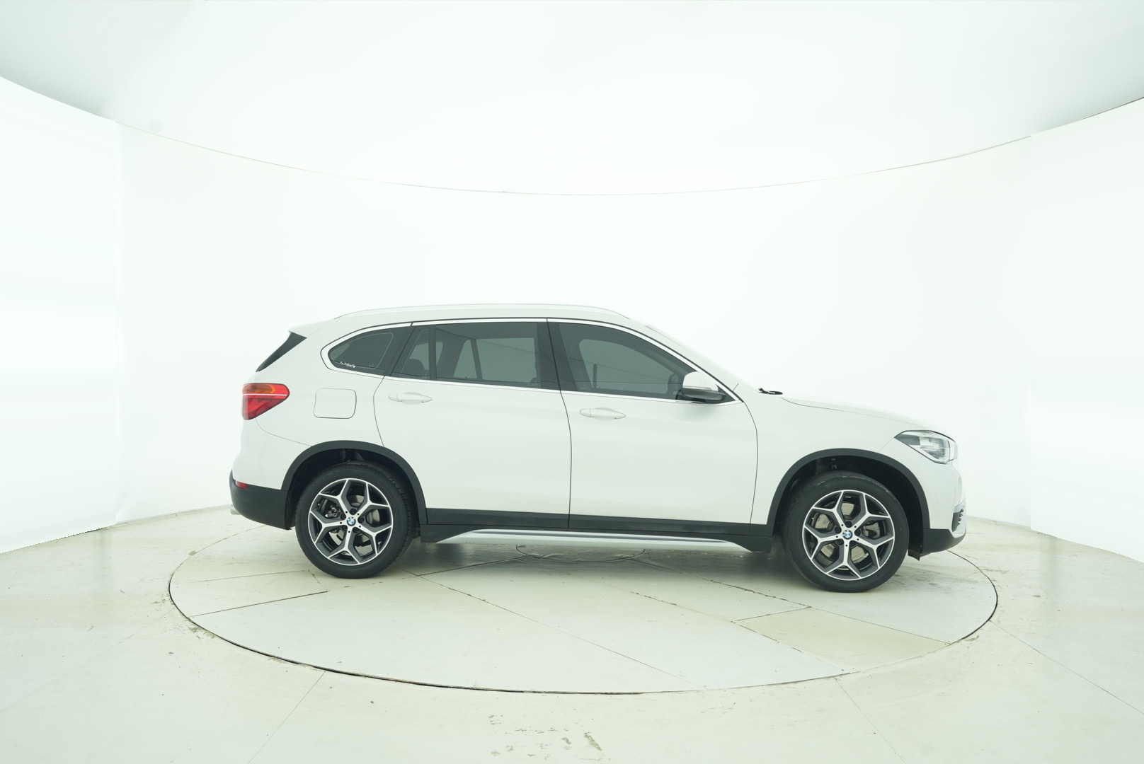 BMW X1 2019 — фото 6