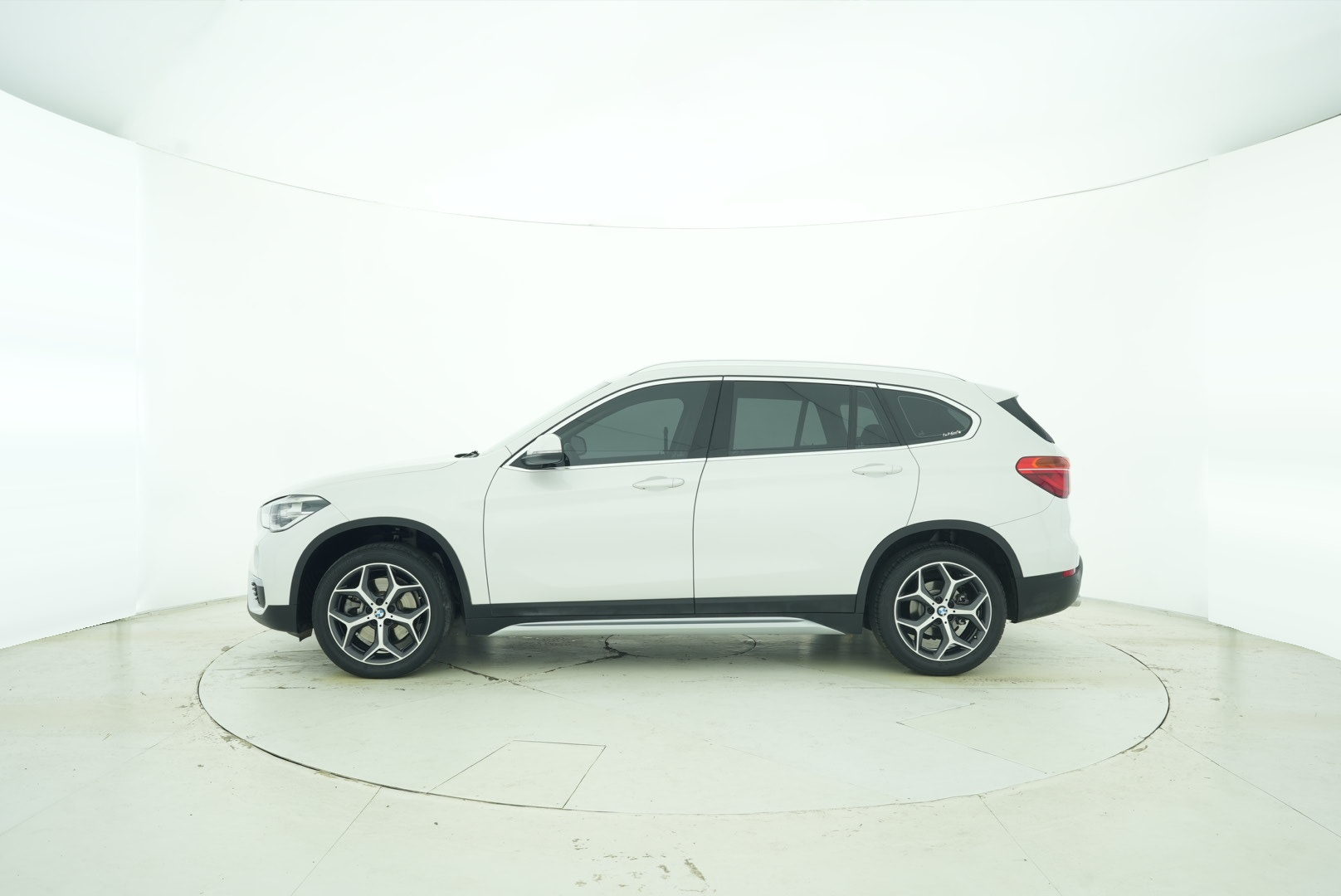 BMW X1 2019 — фото 2