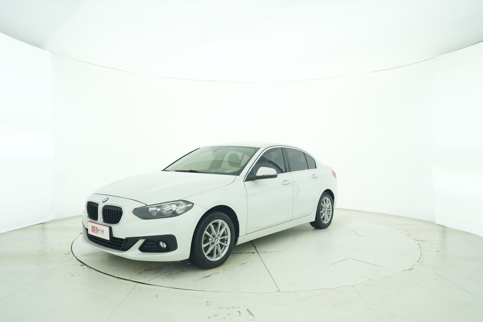 BMW 1 Series 2018 — фото 2