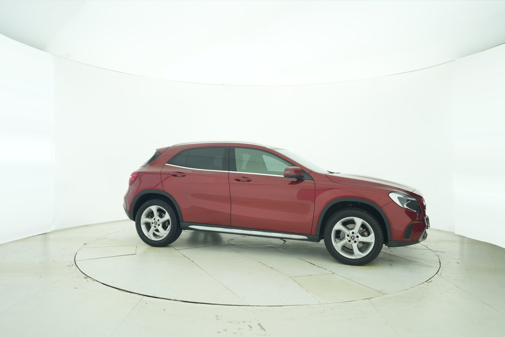 Mercedes Benz GLA 2017 — фото 12