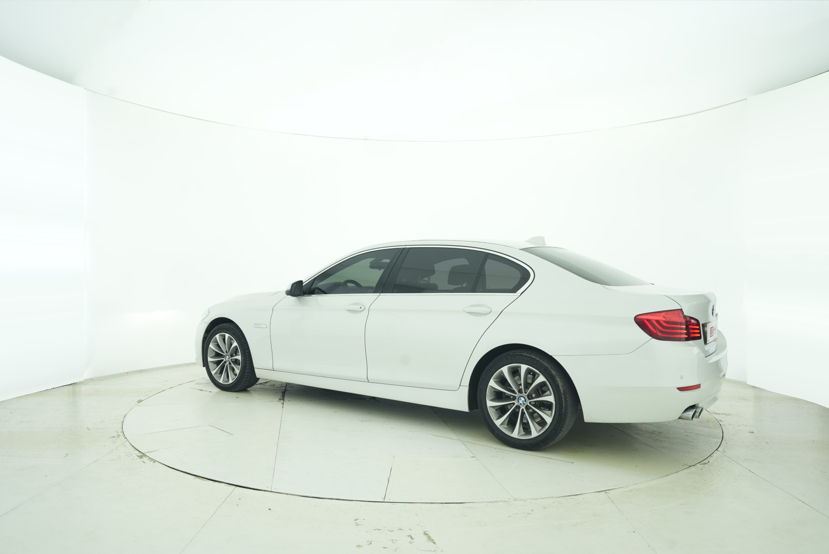 BMW 5 Series 2014 — фото 4