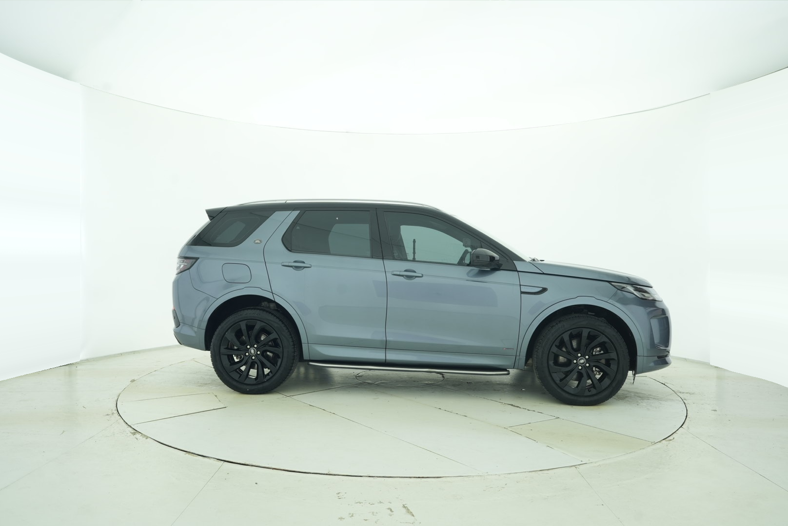 Land Rover Discover the Sports Version 2021 — фото 7