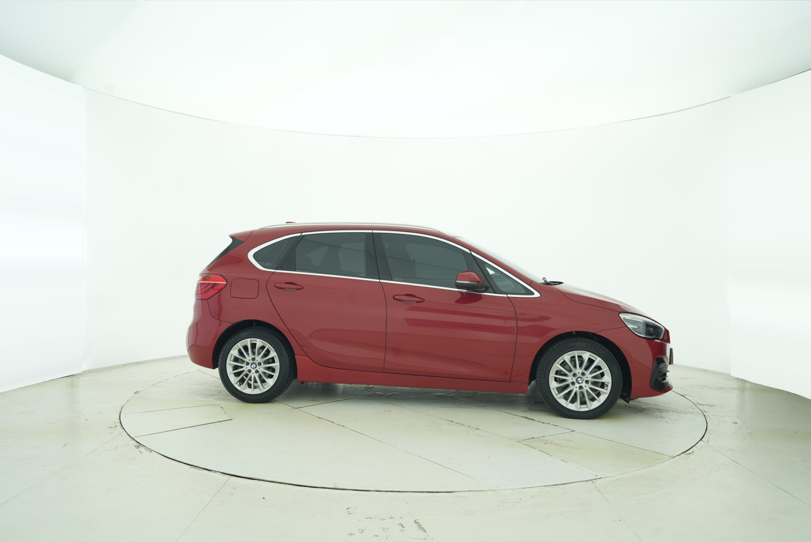 BMW 2 Series Tourer 2018 — фото 7