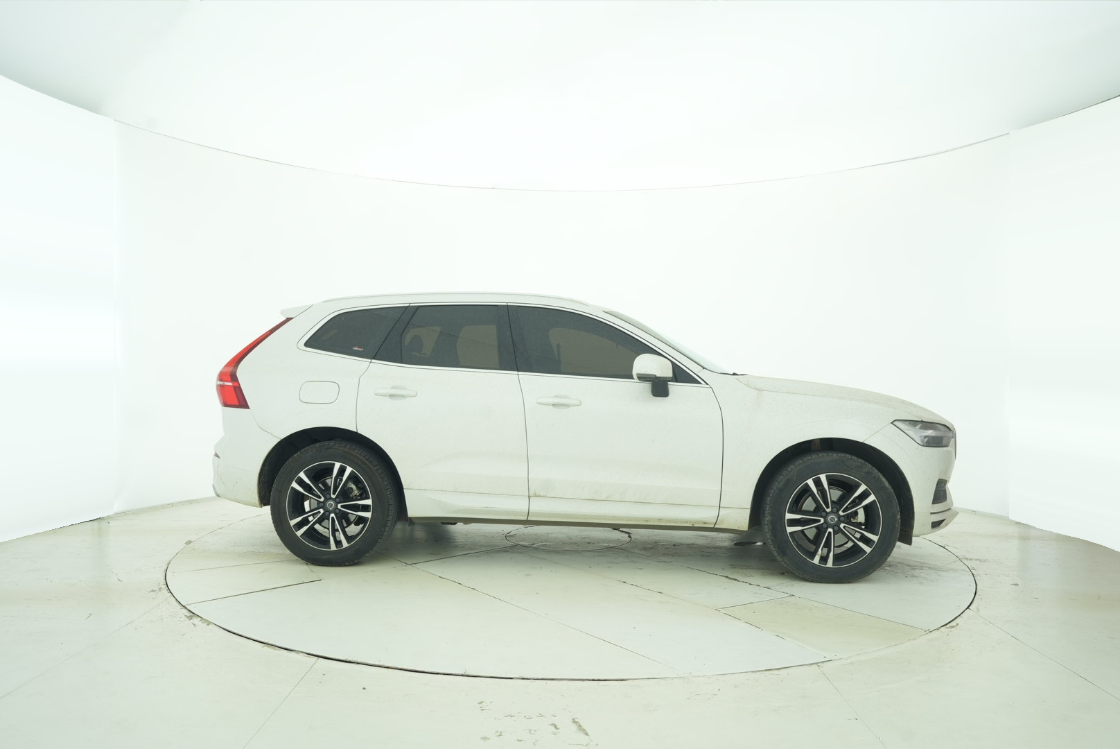 VOLVO XC60 2019 — фото 7