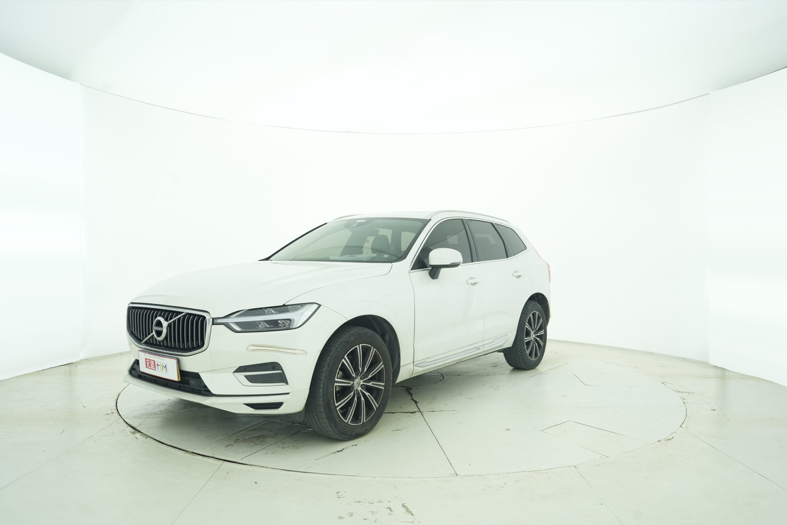 VOLVO XC60 2021 — фото 2