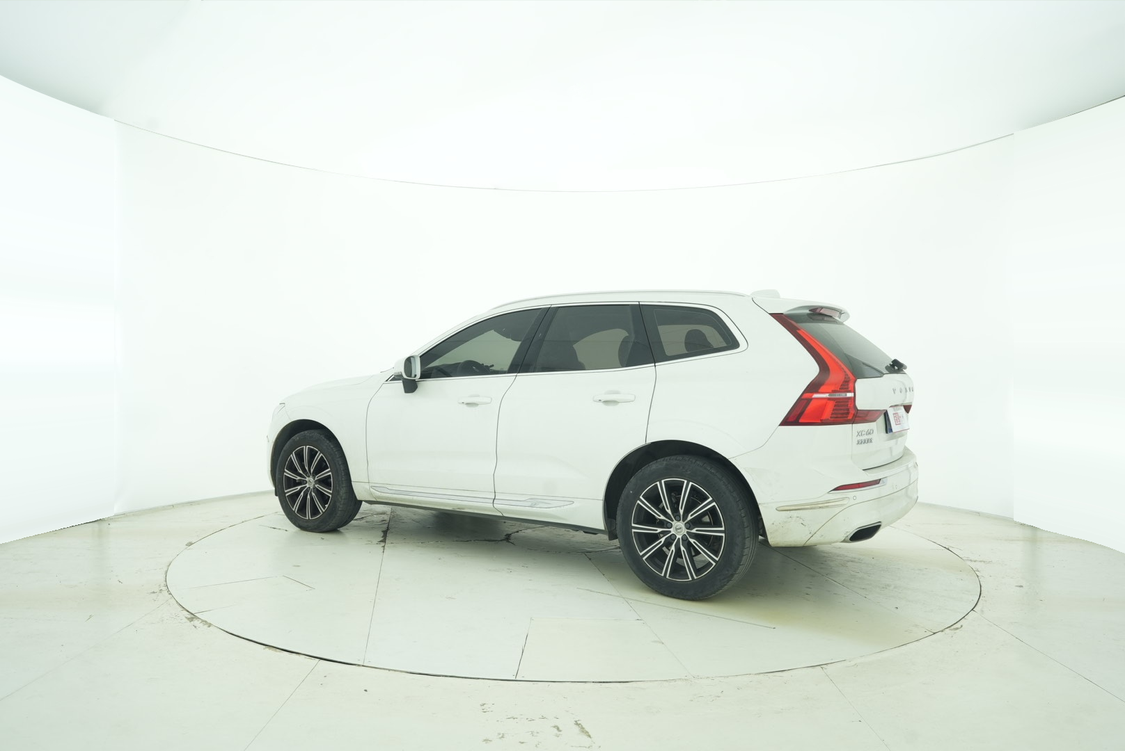 VOLVO XC60 2021 — фото 4