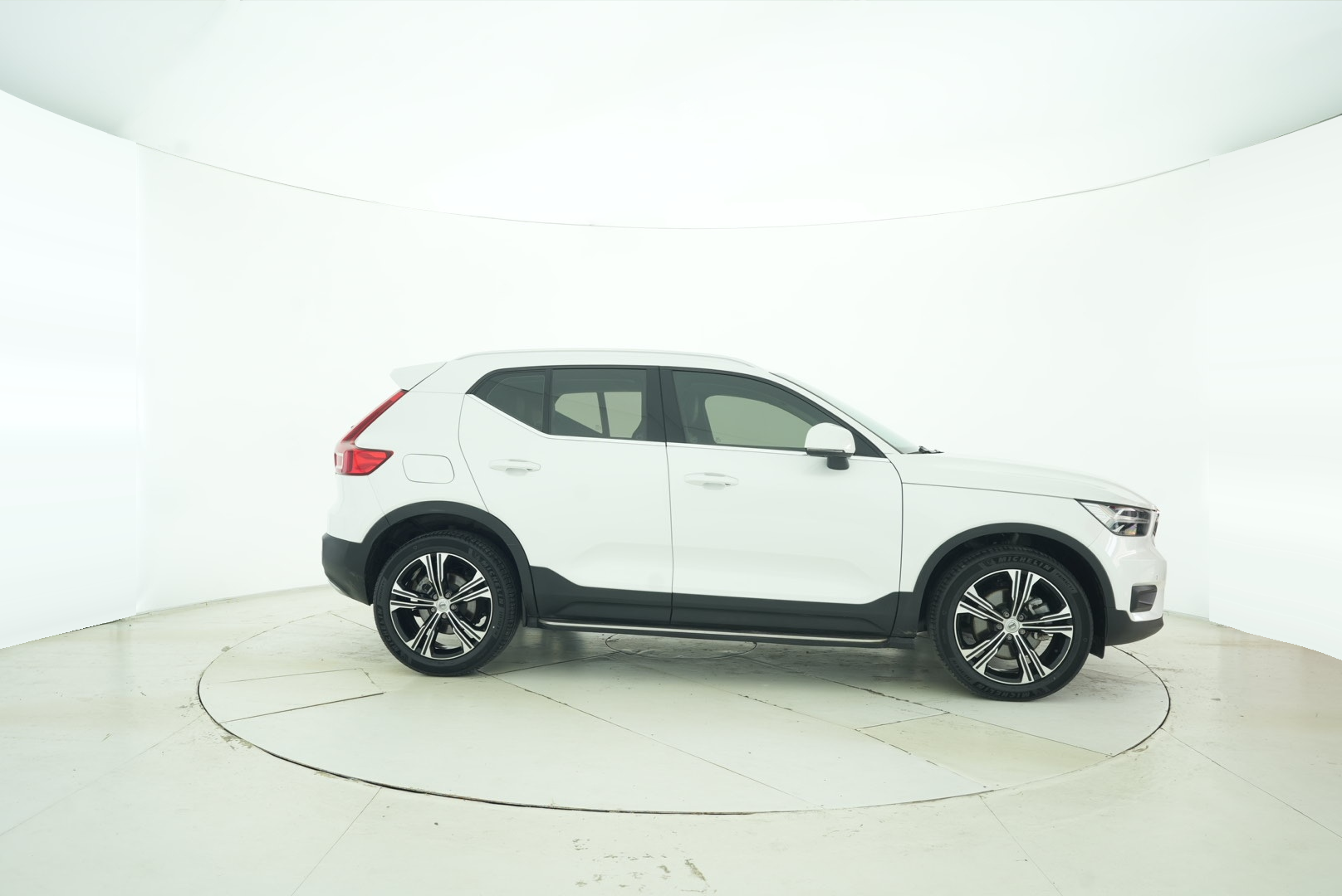 VOLVO XC40 2020 — фото 7