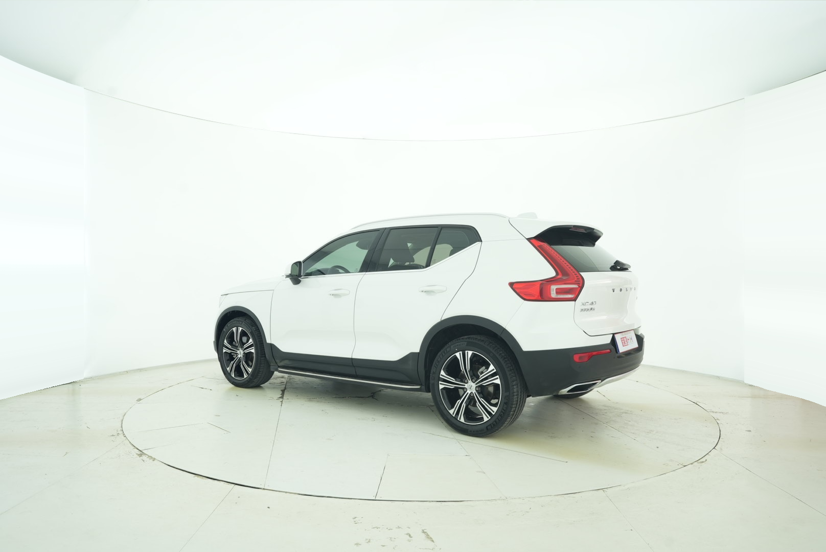 VOLVO XC40 2020 — фото 4
