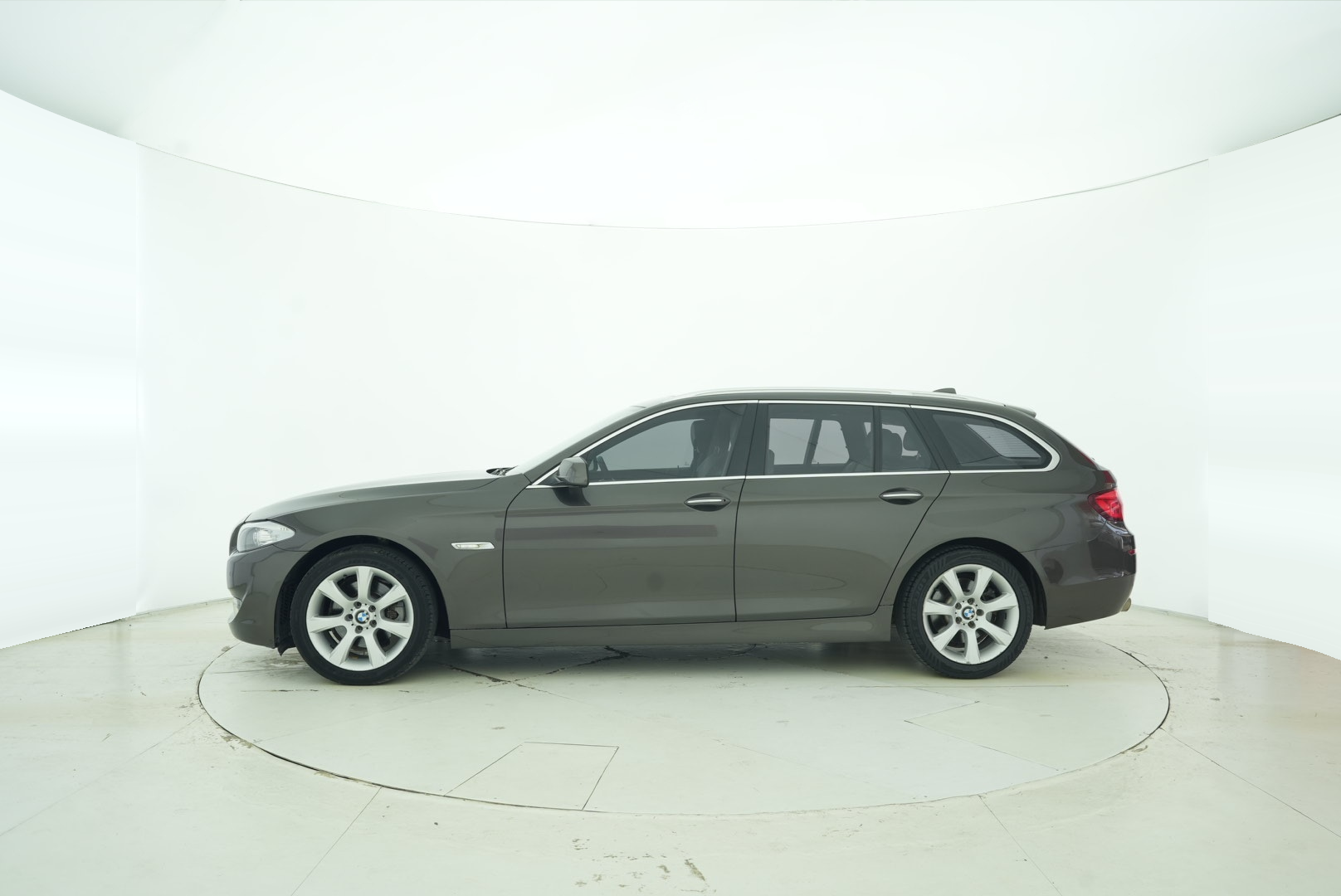 BMW 5 Series (Import) 2013 — фото 3