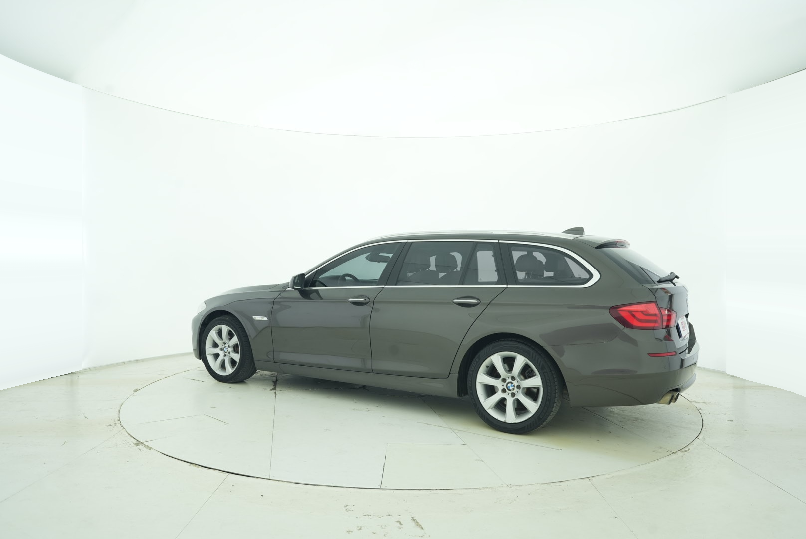 BMW 5 Series (Import) 2013 — фото 4