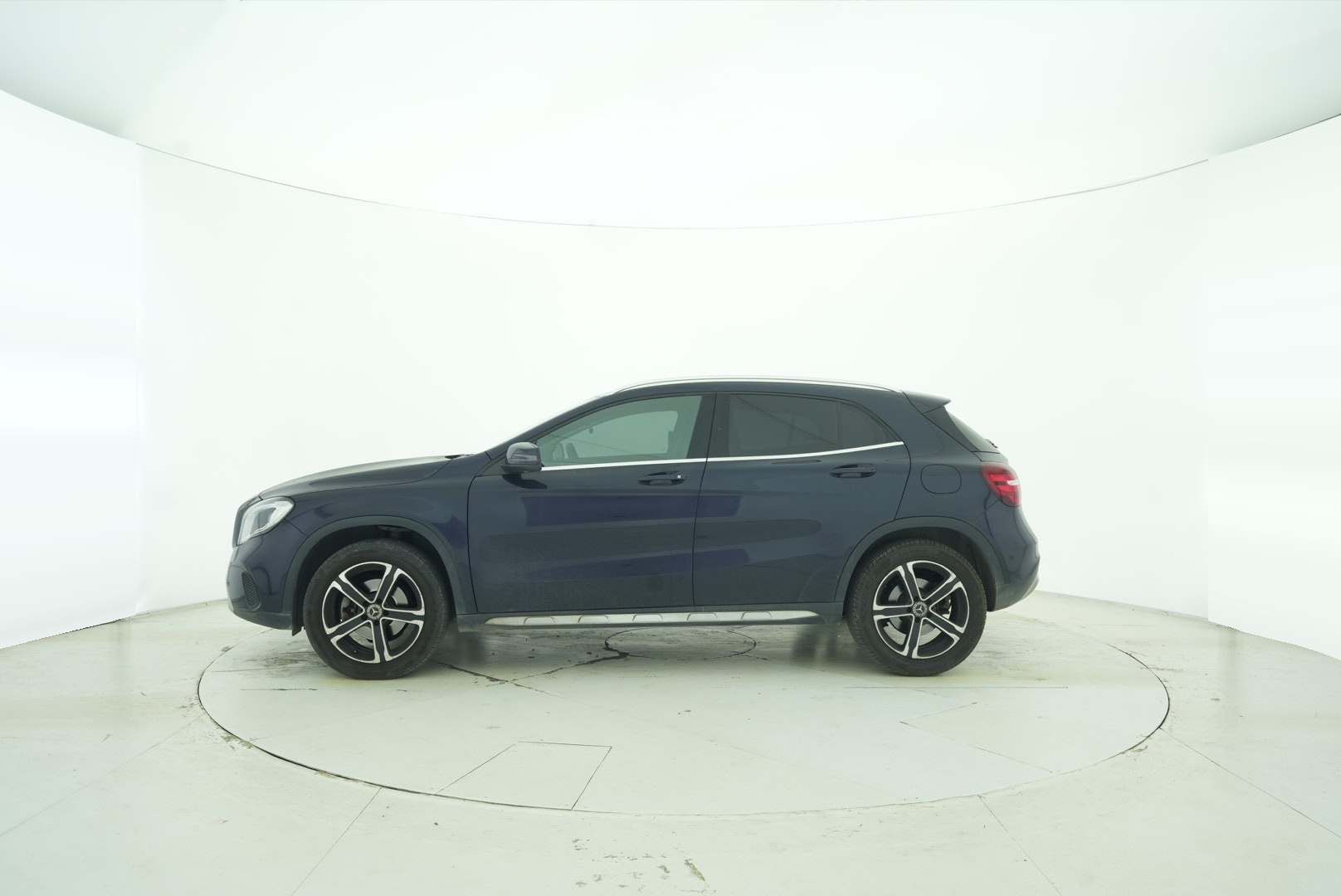 Mercedes Benz GLA 2018 — фото 3