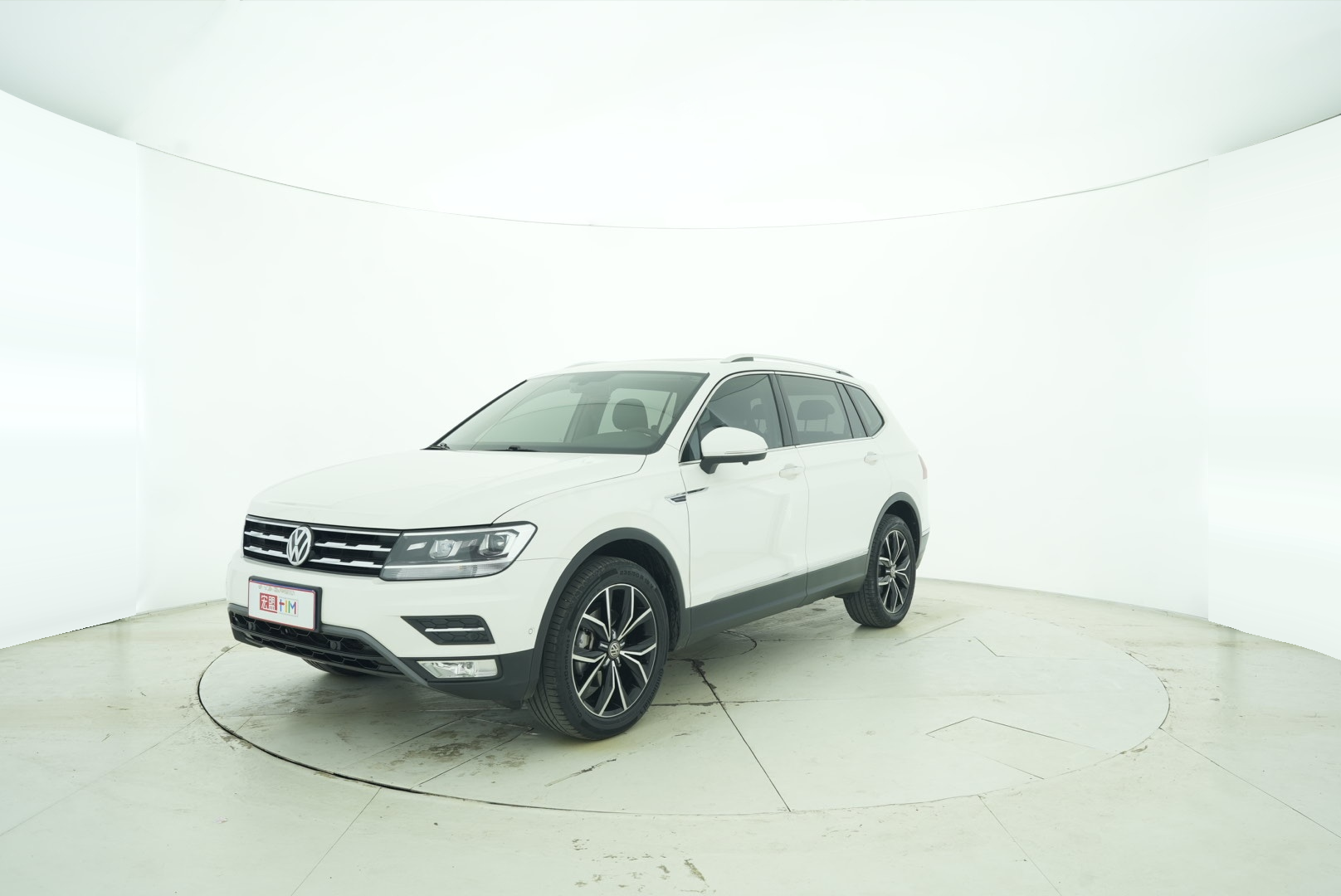 Volkswagen Tiguan L 2020 — фото 2