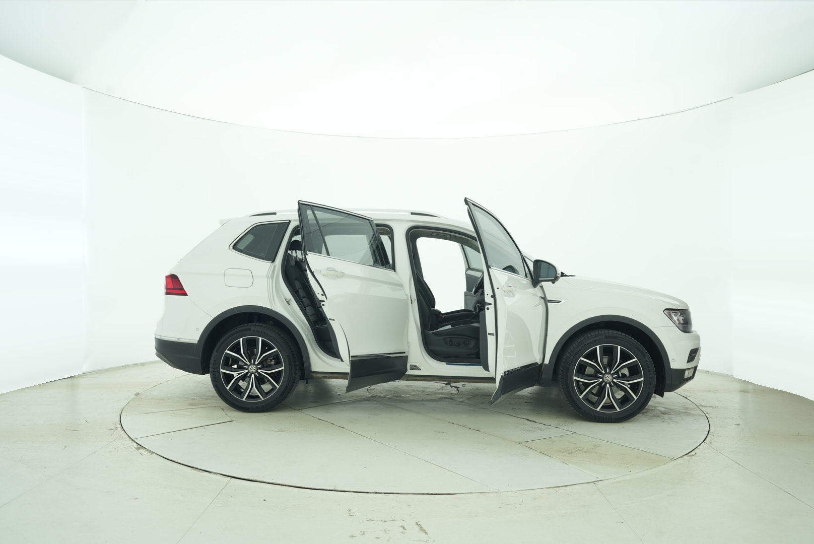 Volkswagen Tiguan L 2020 — фото 11