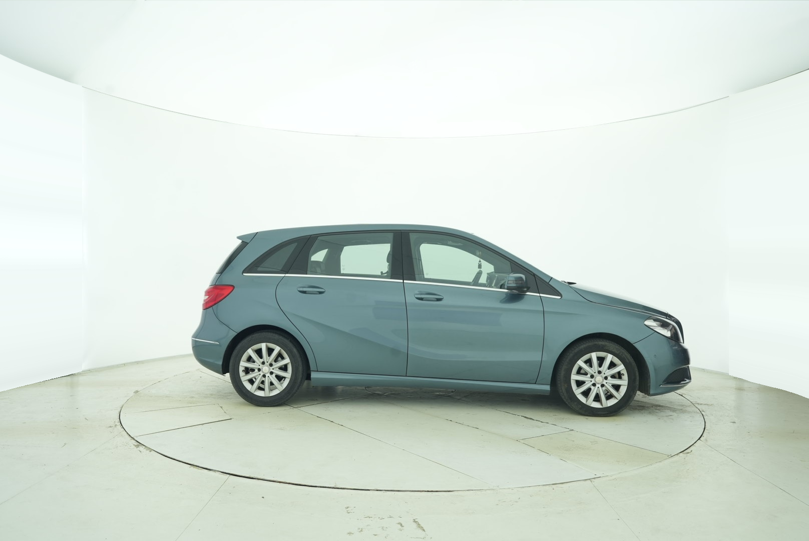 Mercedes Benz B-Class 2015 — фото 7