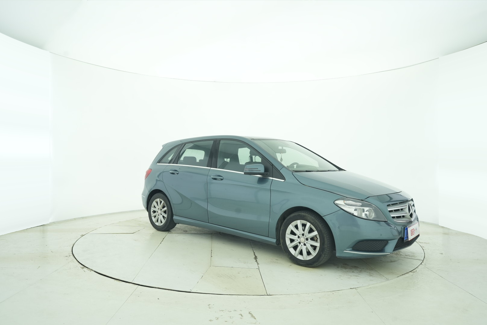 Mercedes Benz B-Class 2015 — фото 8