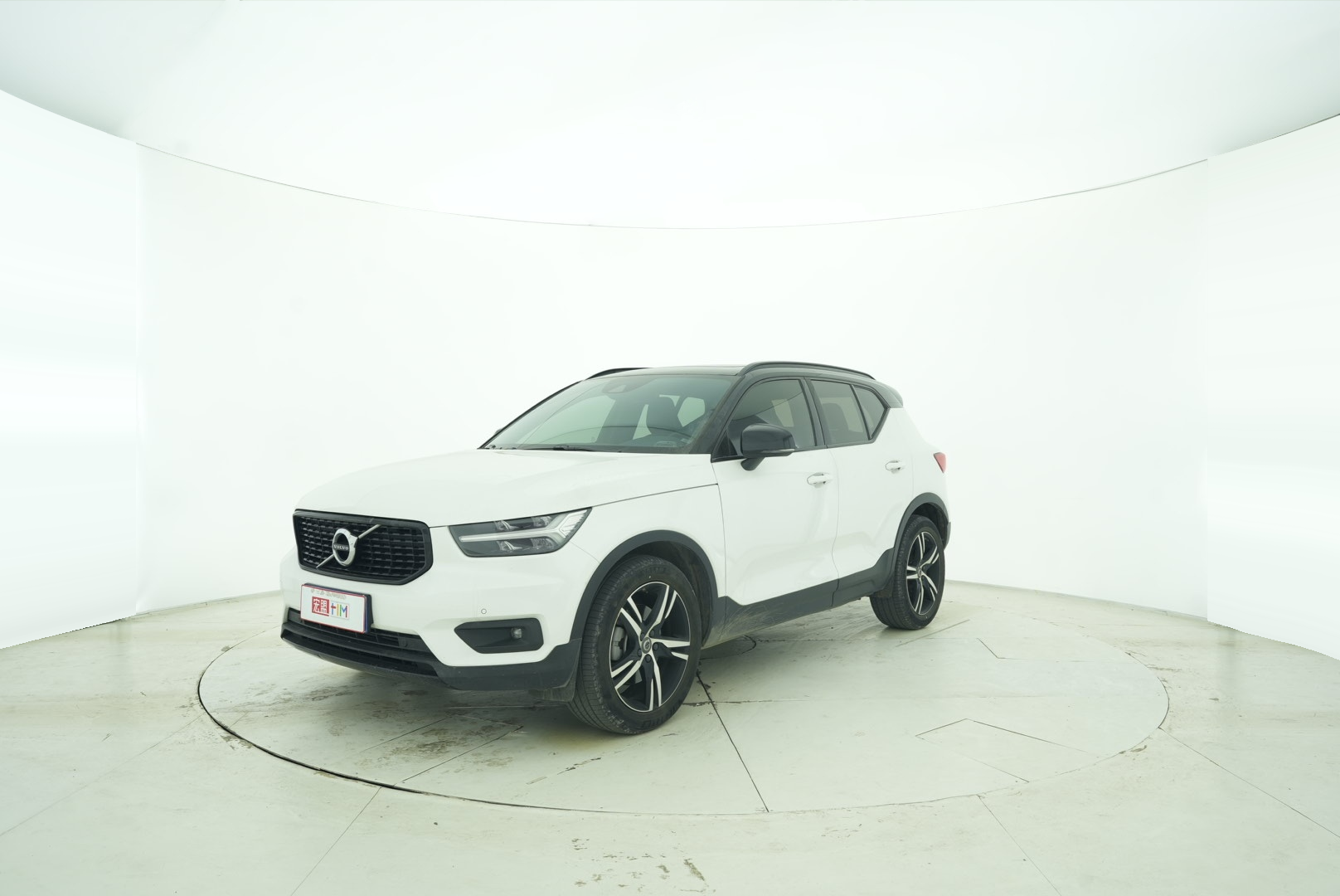 VOLVO XC40 2022 — фото 2