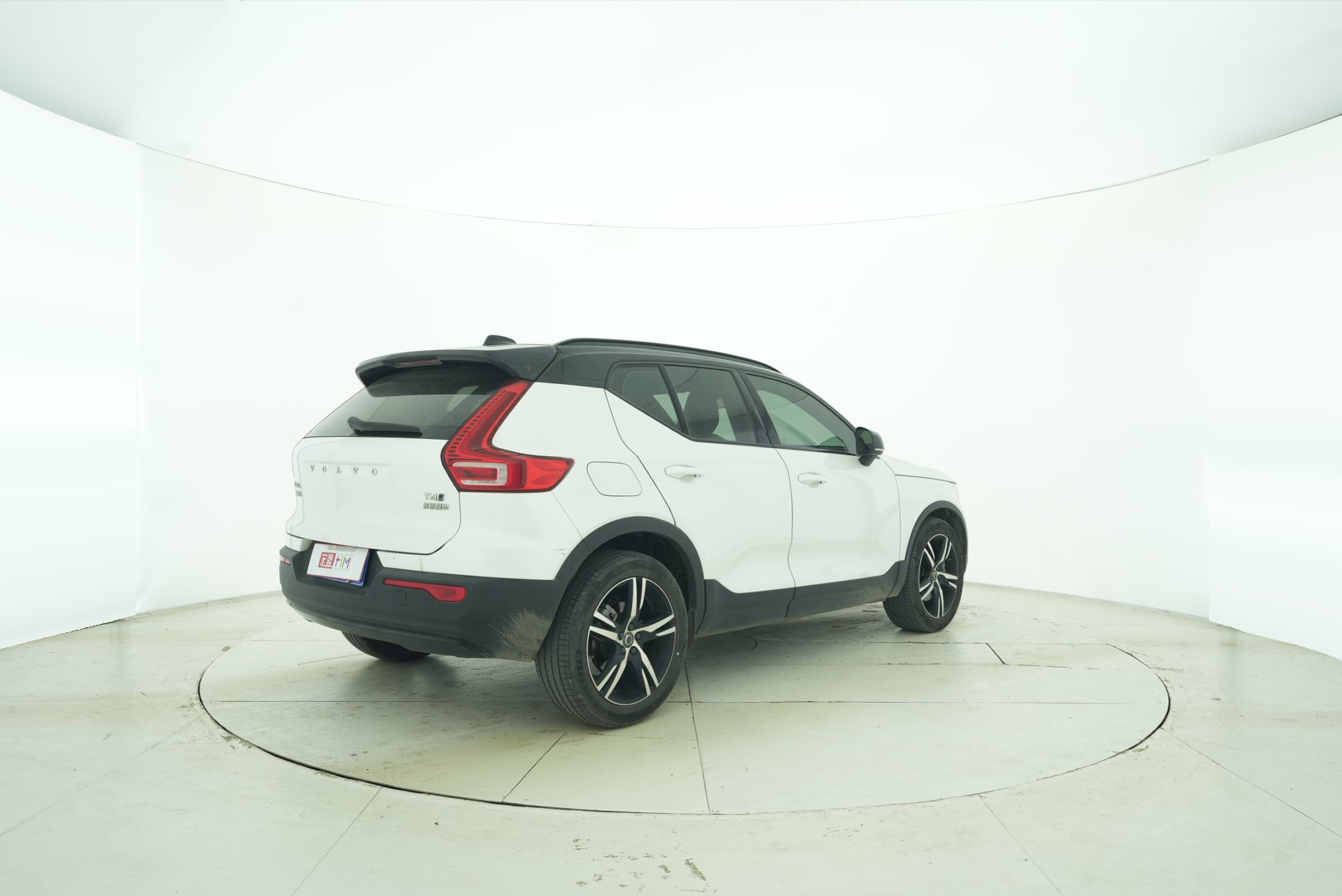 VOLVO XC40 2022 — фото 6