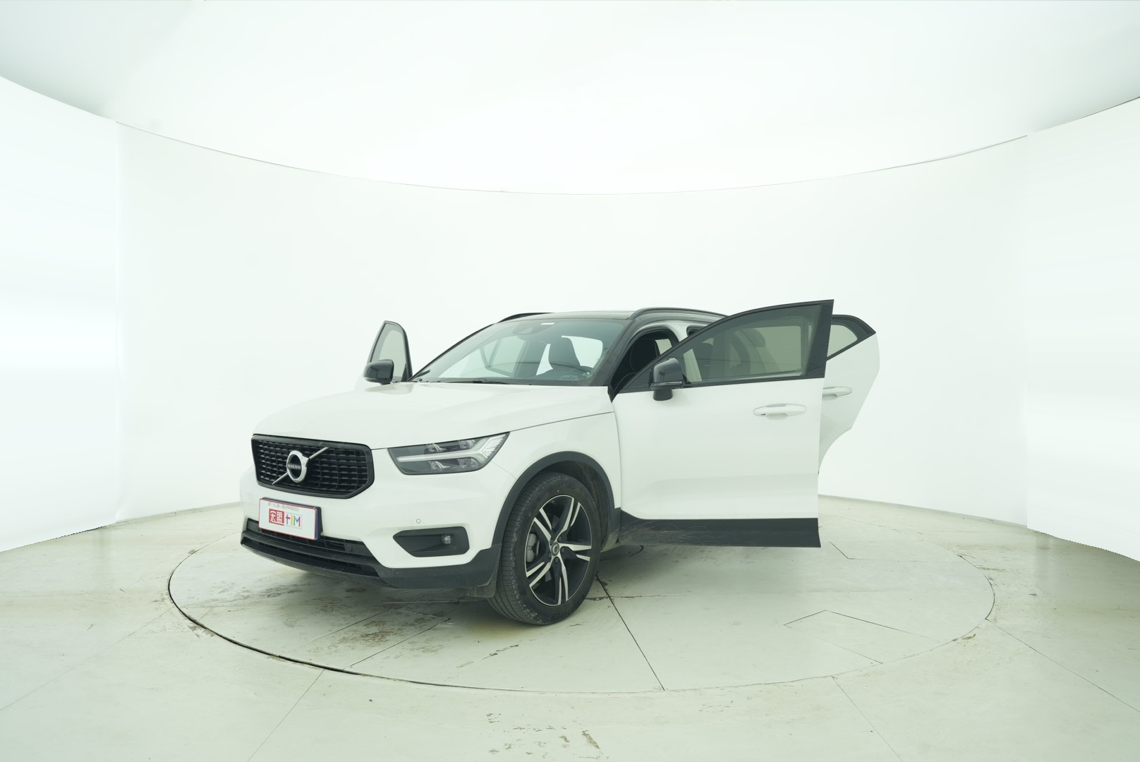 VOLVO XC40 2022 — фото 10