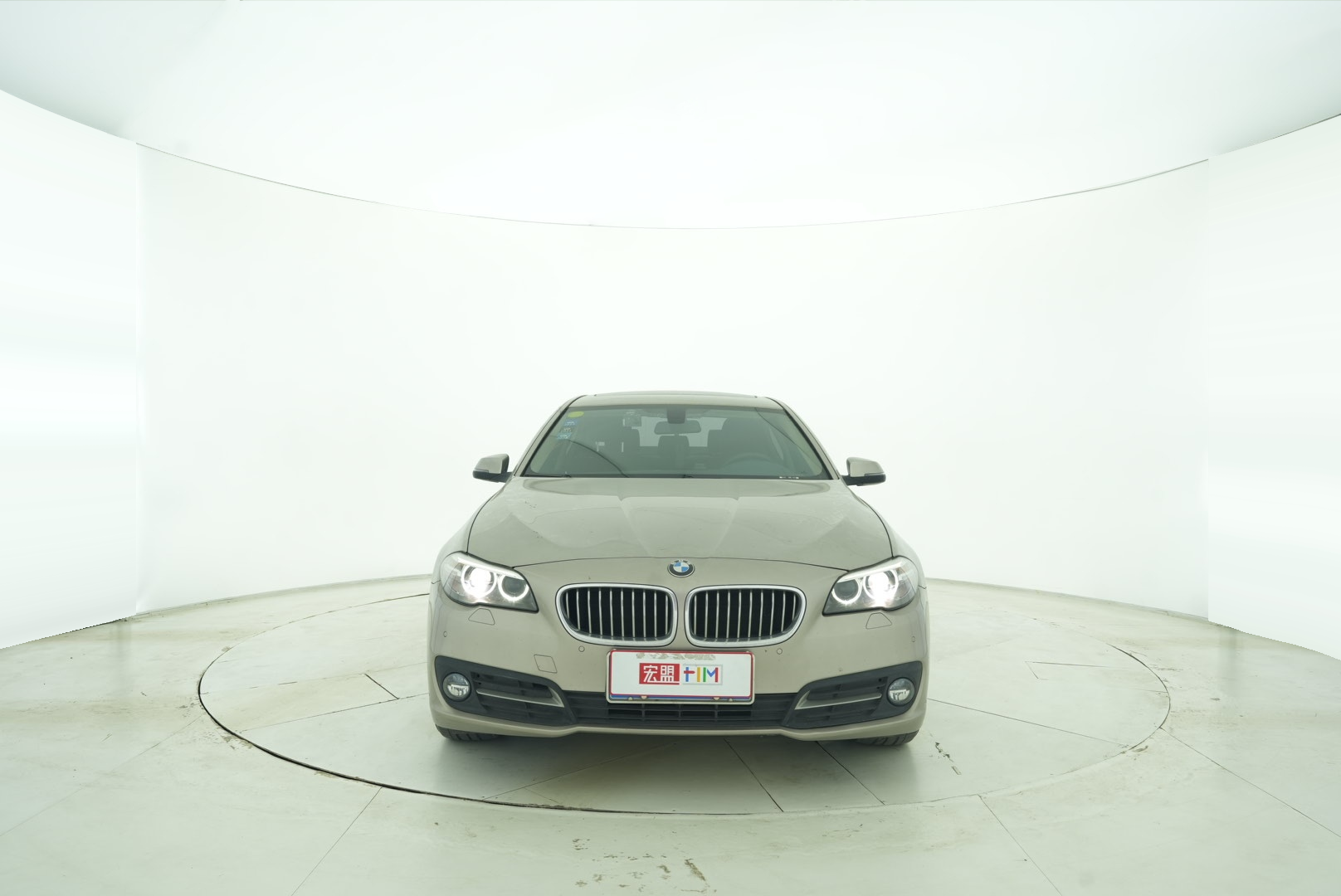 BMW 5 Series 2017 — фото 9