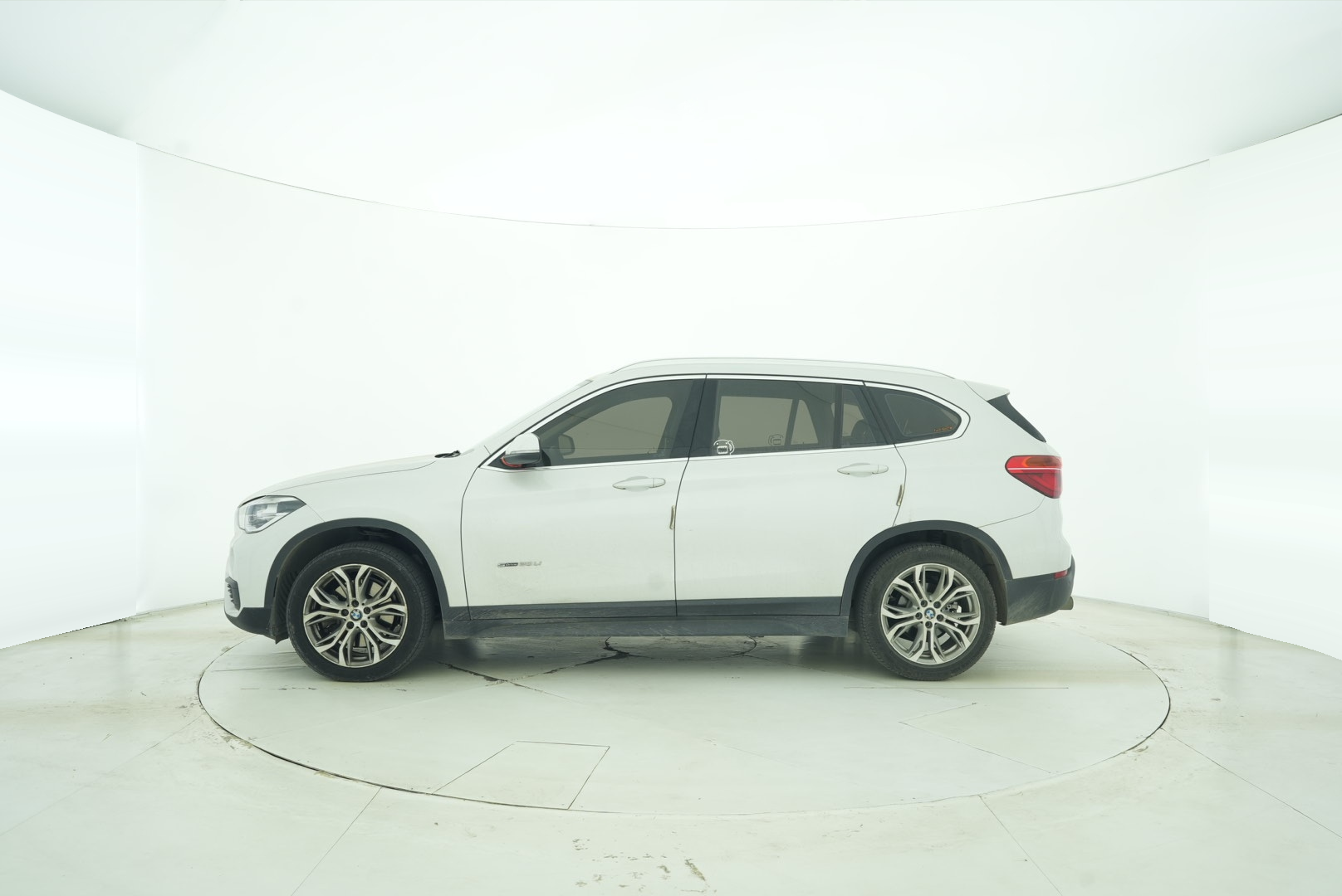 BMW X1 2018 — фото 3