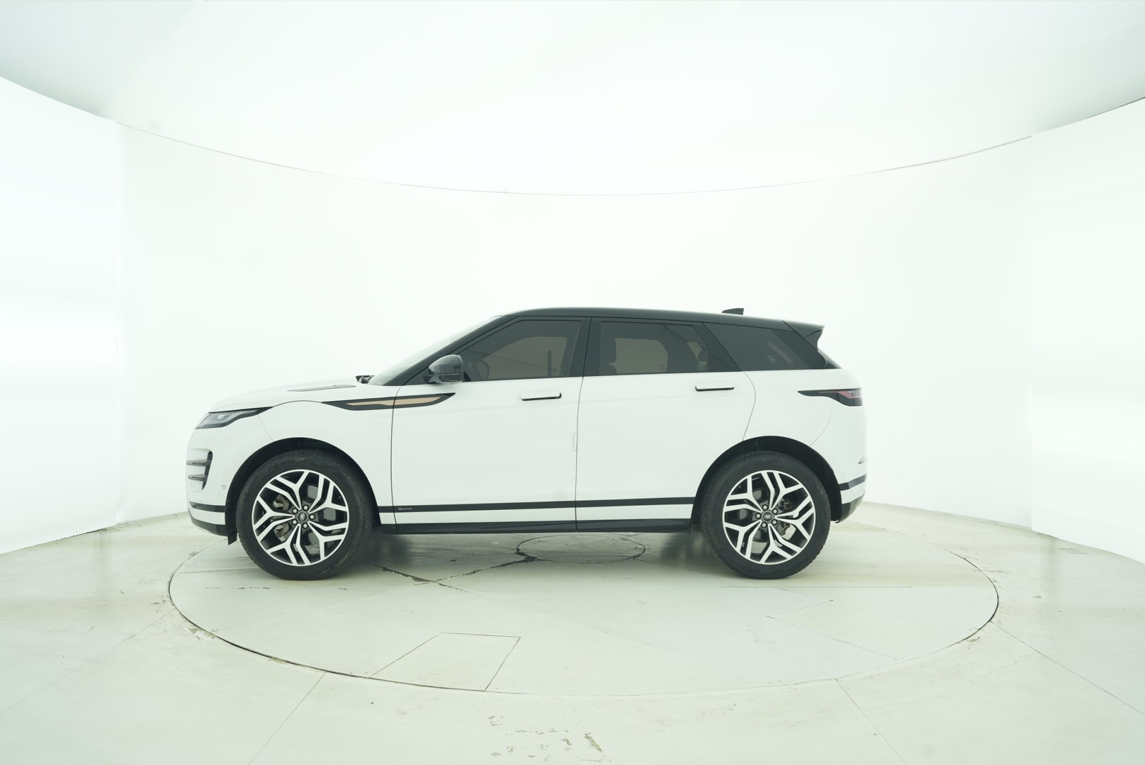Land Rover Range Rover Aurora 2020 — фото 3