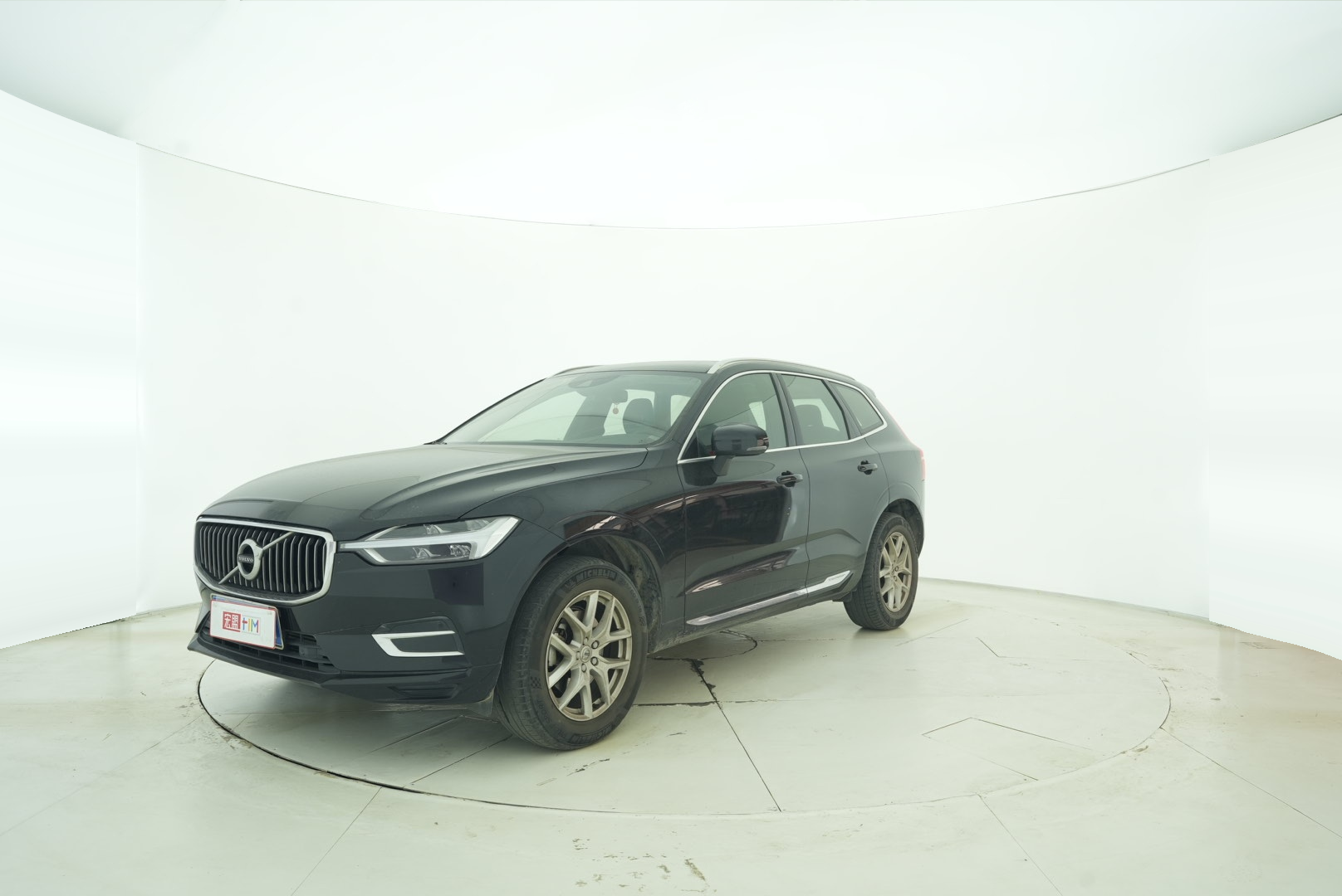 VOLVO XC60 2019 — фото 2