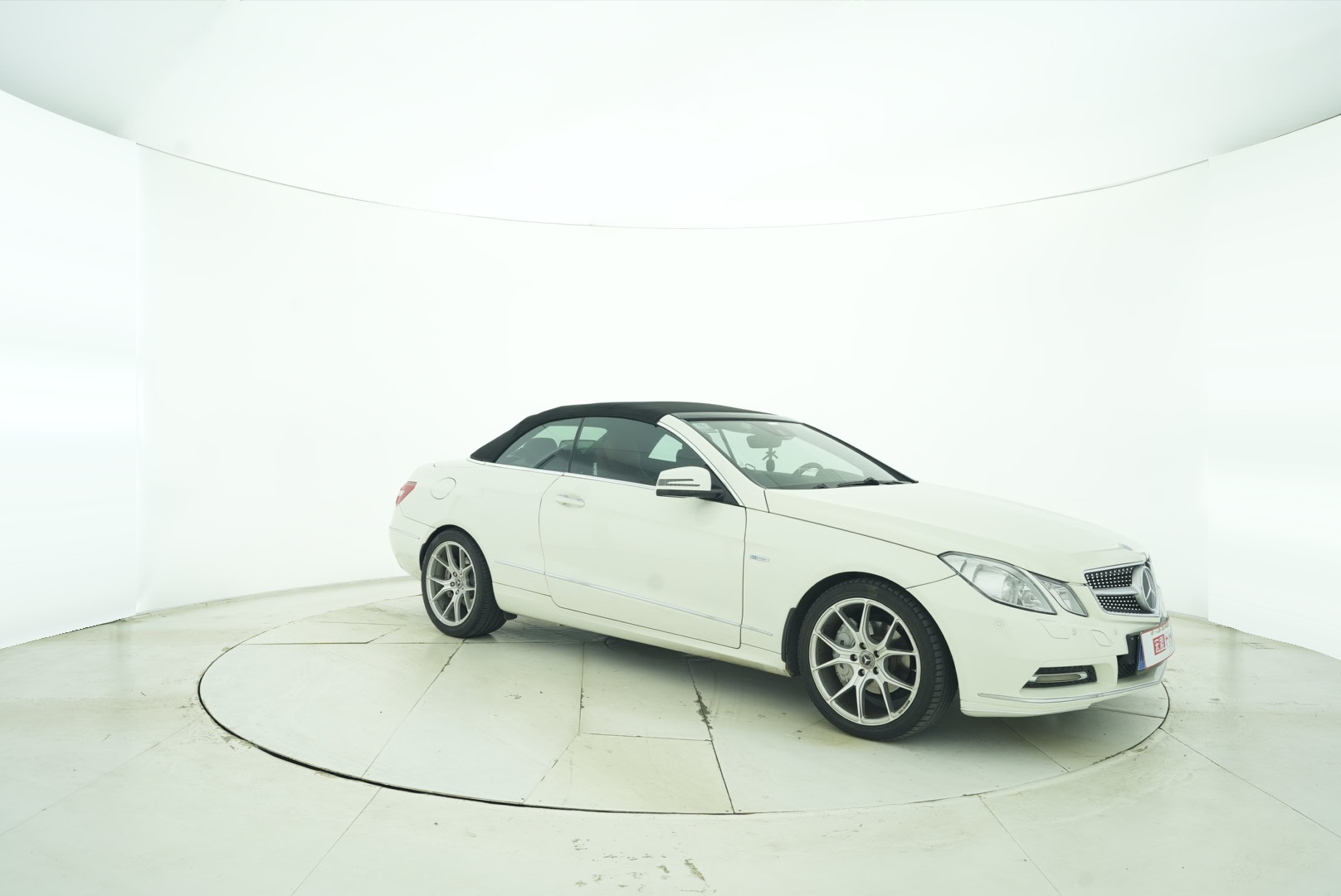 Mercedes Benz E-Class(Import) 2012 — фото 15