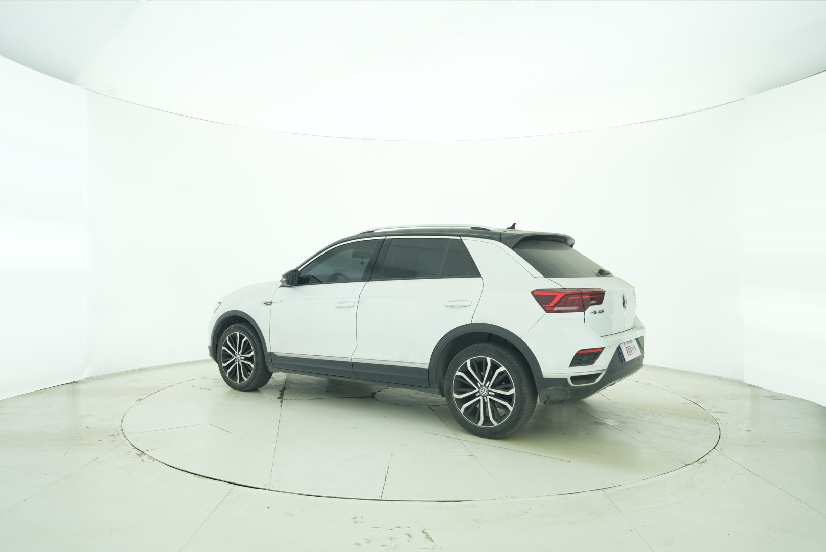 Volkswagen T-ROC 2018 — фото 4