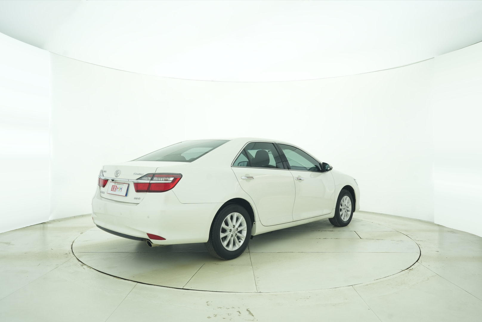 Toyota Camry 2016 — фото 6